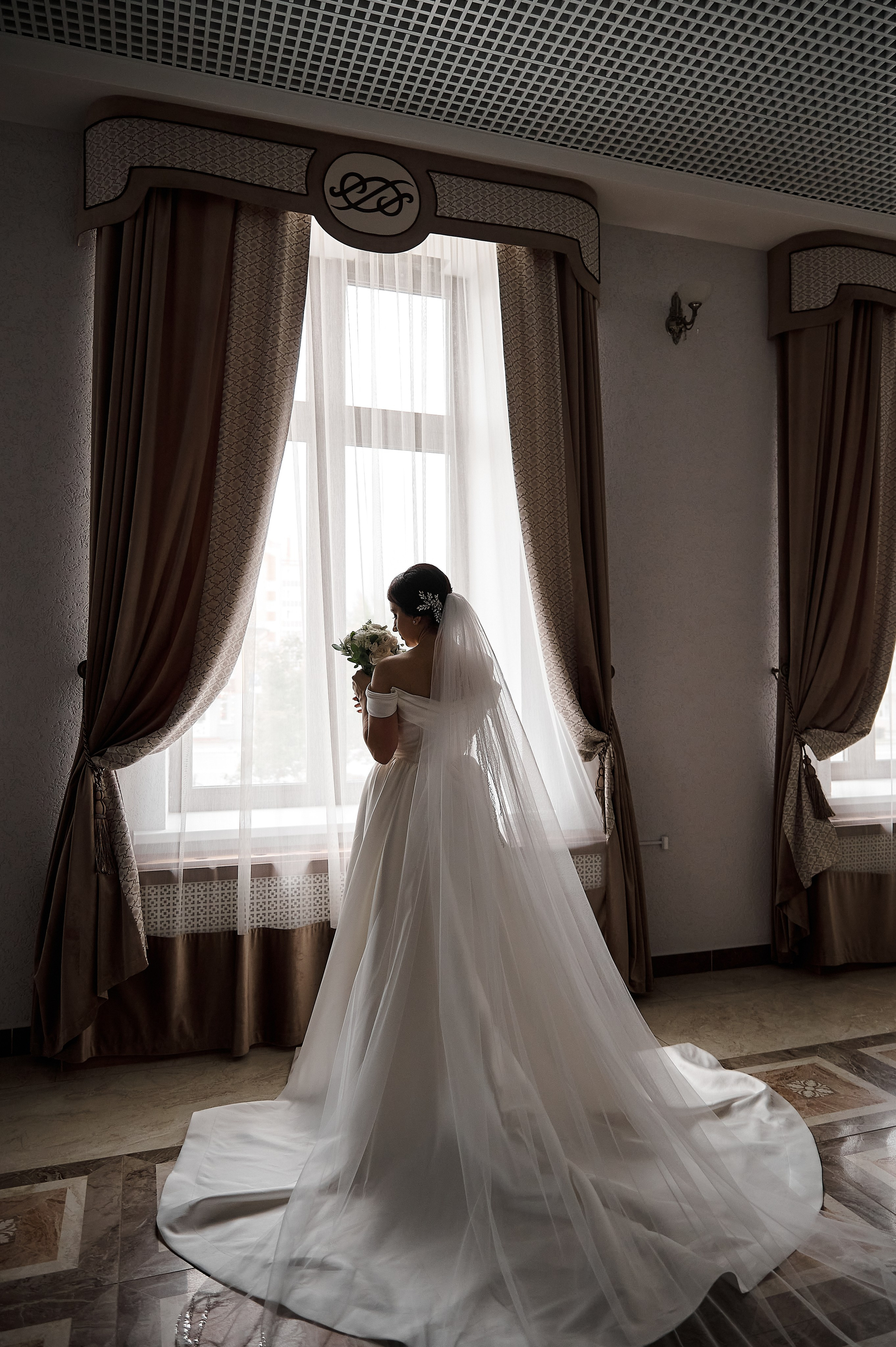 Свадебное платье — нюансы. Свадебный и портретный фотограф в Тюмени Женя Черемнова