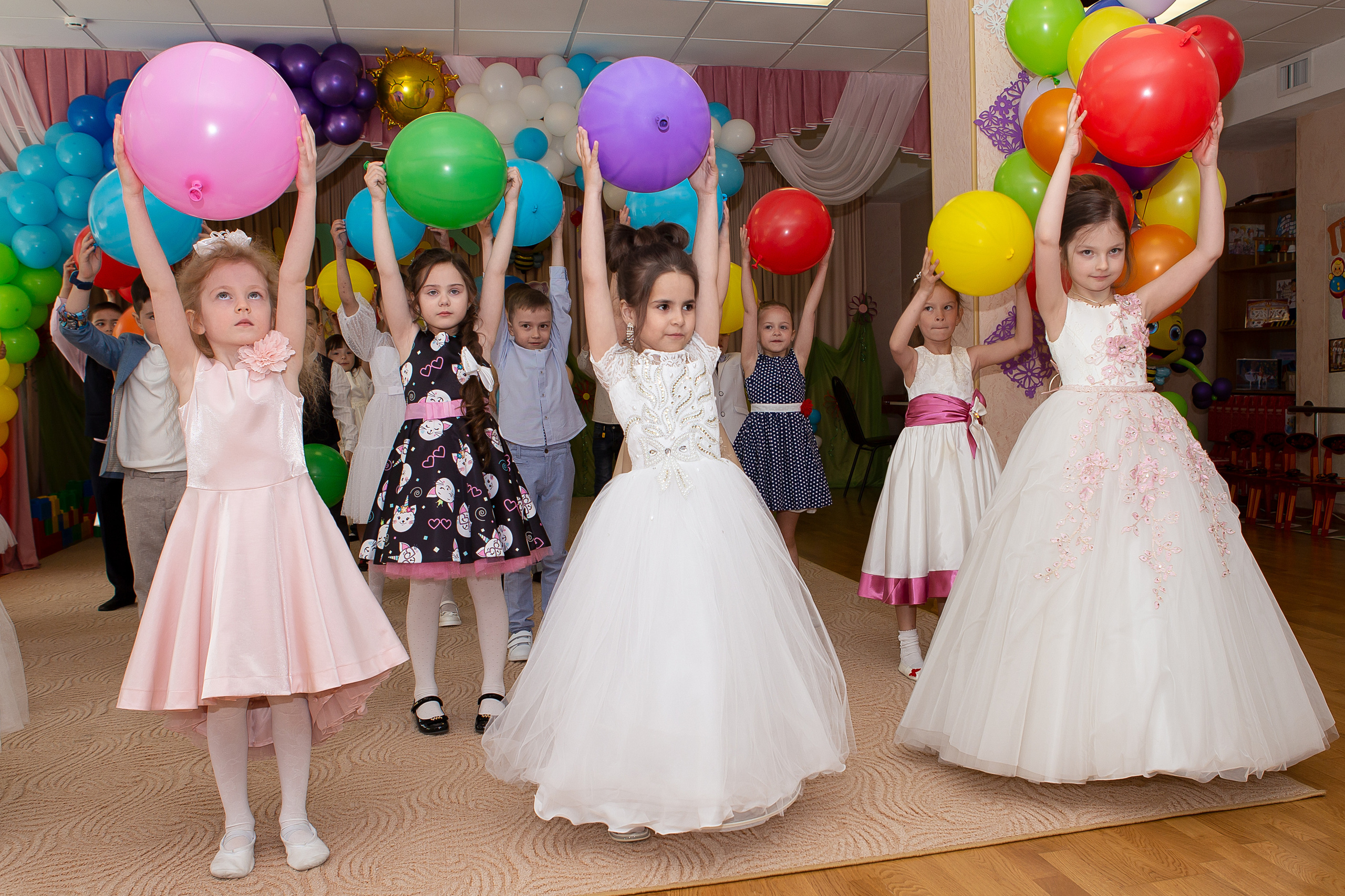 — Детские праздники. Выпускные альбомы для школ и детских садов