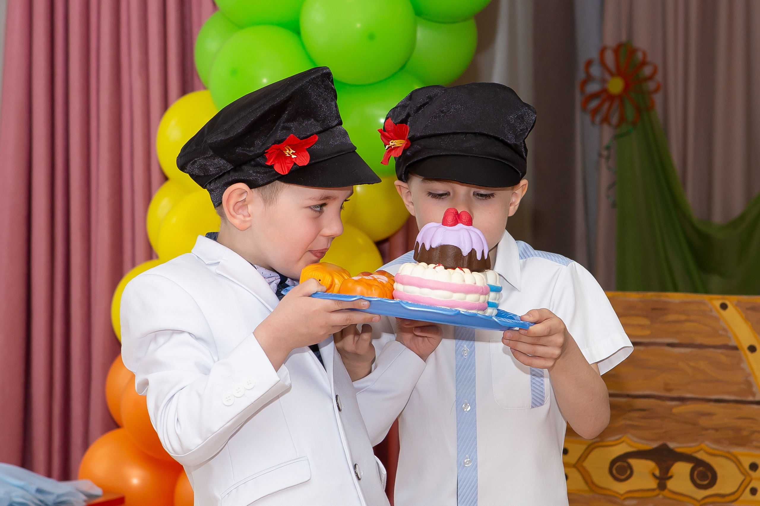 — Детские праздники. Выпускные альбомы для школ и детских садов