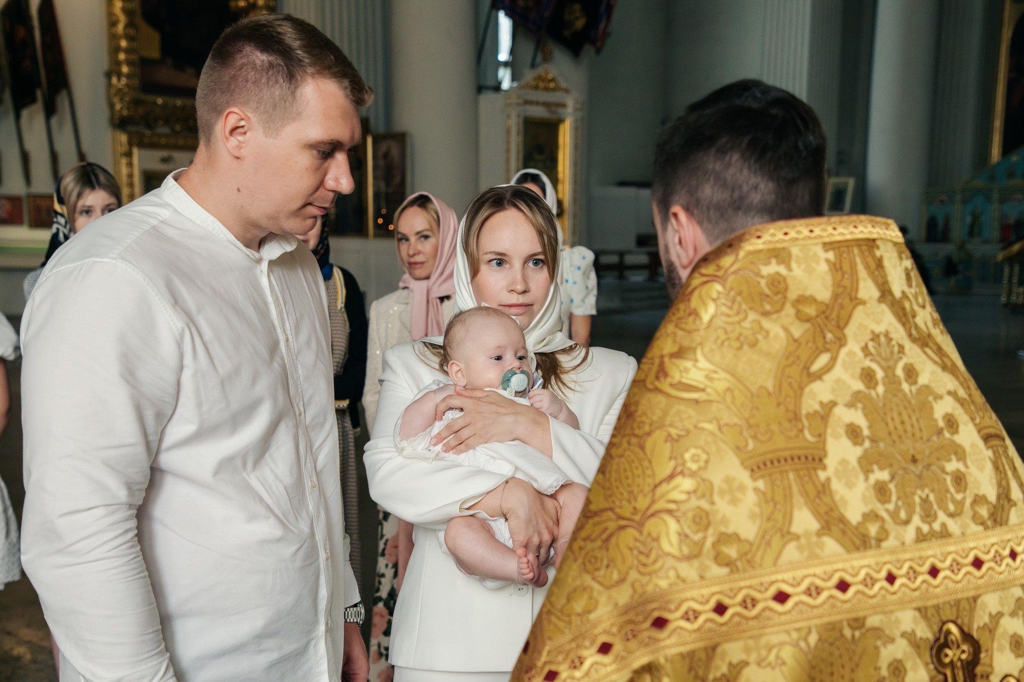 Крещение ребенка в Измайловском соборе СПб. Фотограф крещение венчание в Петербурге! Помогает подобрать храм и посоветовал душевного батюшку в СПб