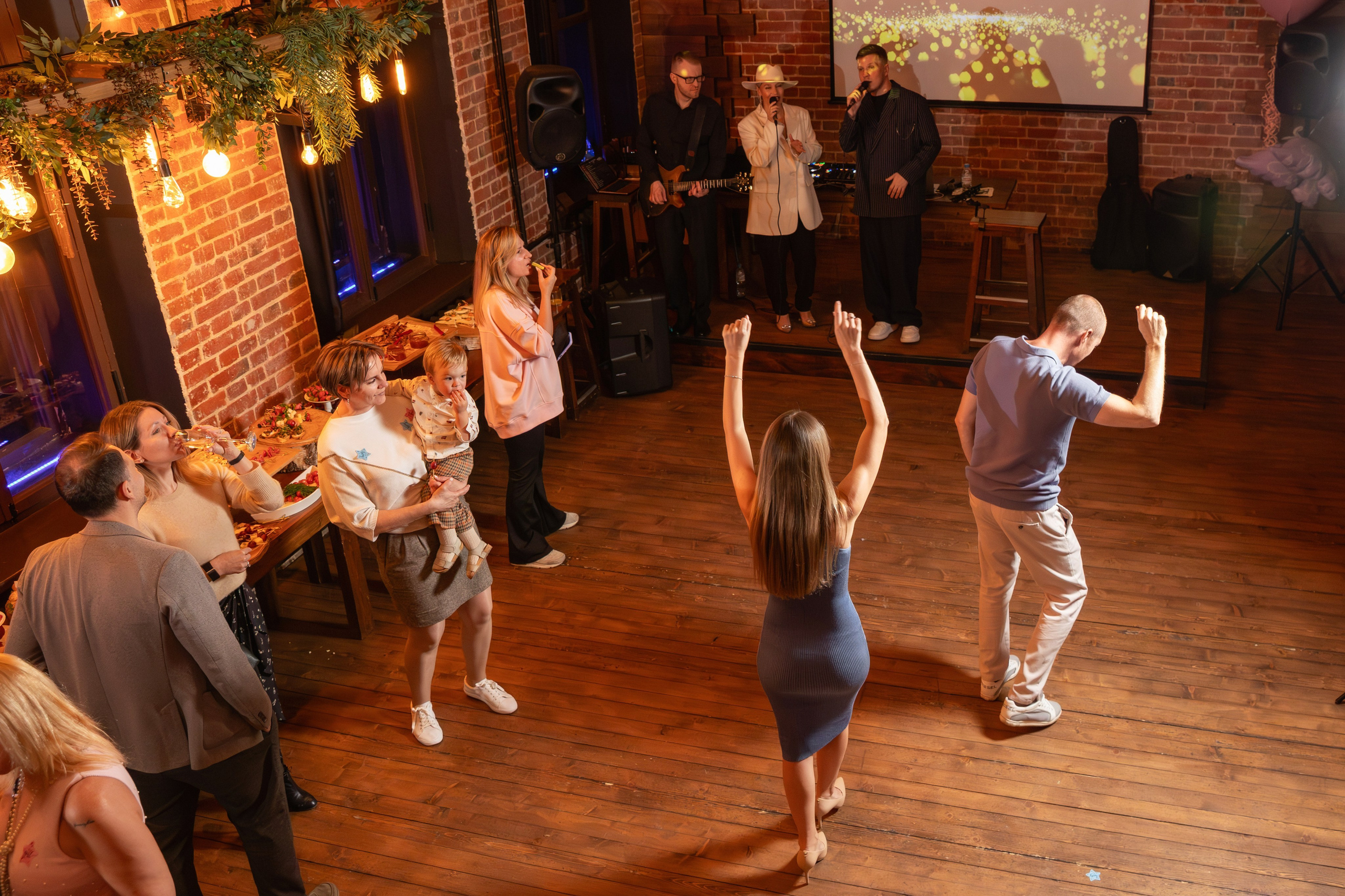 Фотограф на День рождение или Юбилей. Семейный и женский фотограф в Москве Надежда Воробьева