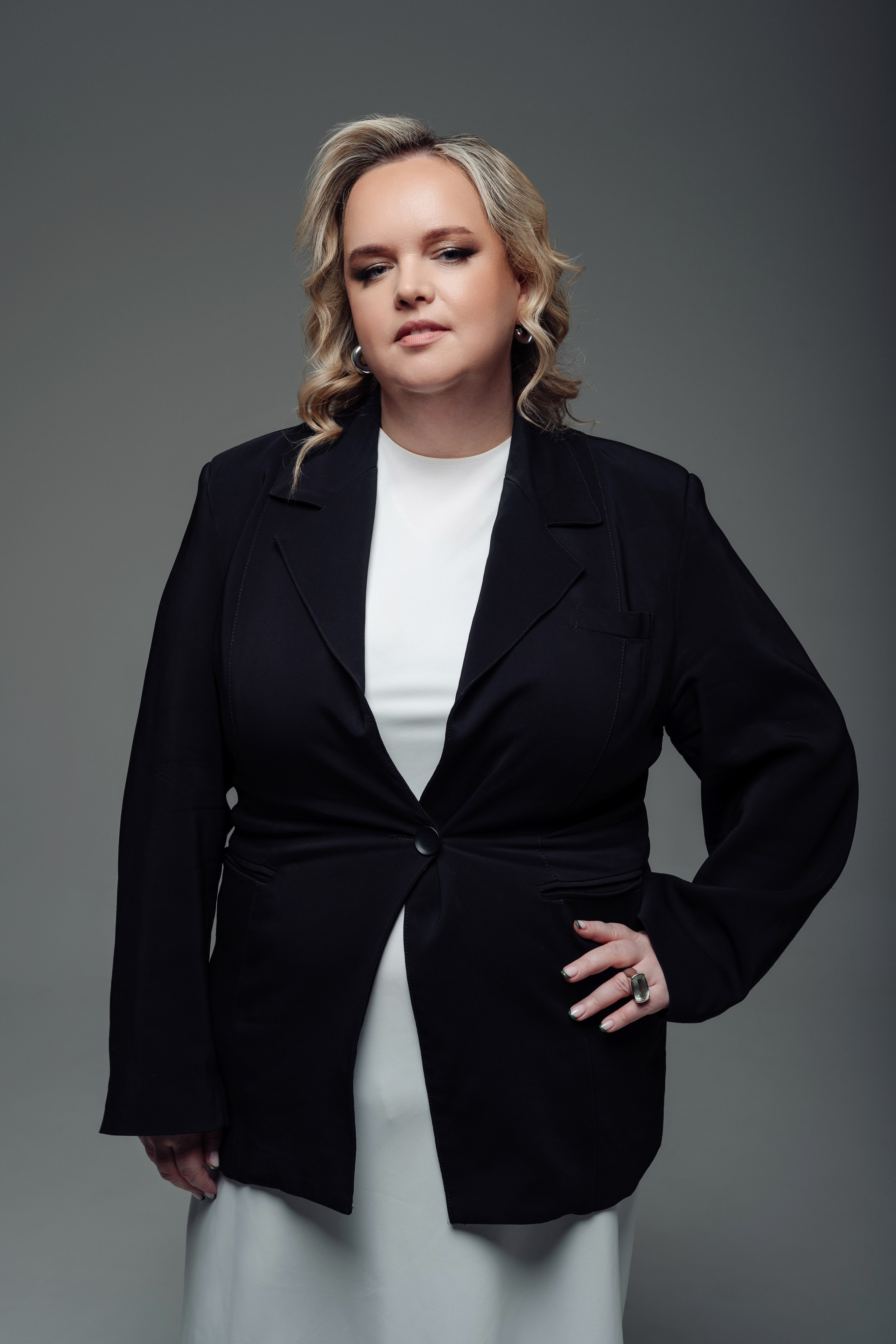 Мария Кондратович, тренер по ораторскому мастерству, радиоведущая, автор книги «Говори, я хочу ещё!». Фотограф и видеограф Анна Жагорина