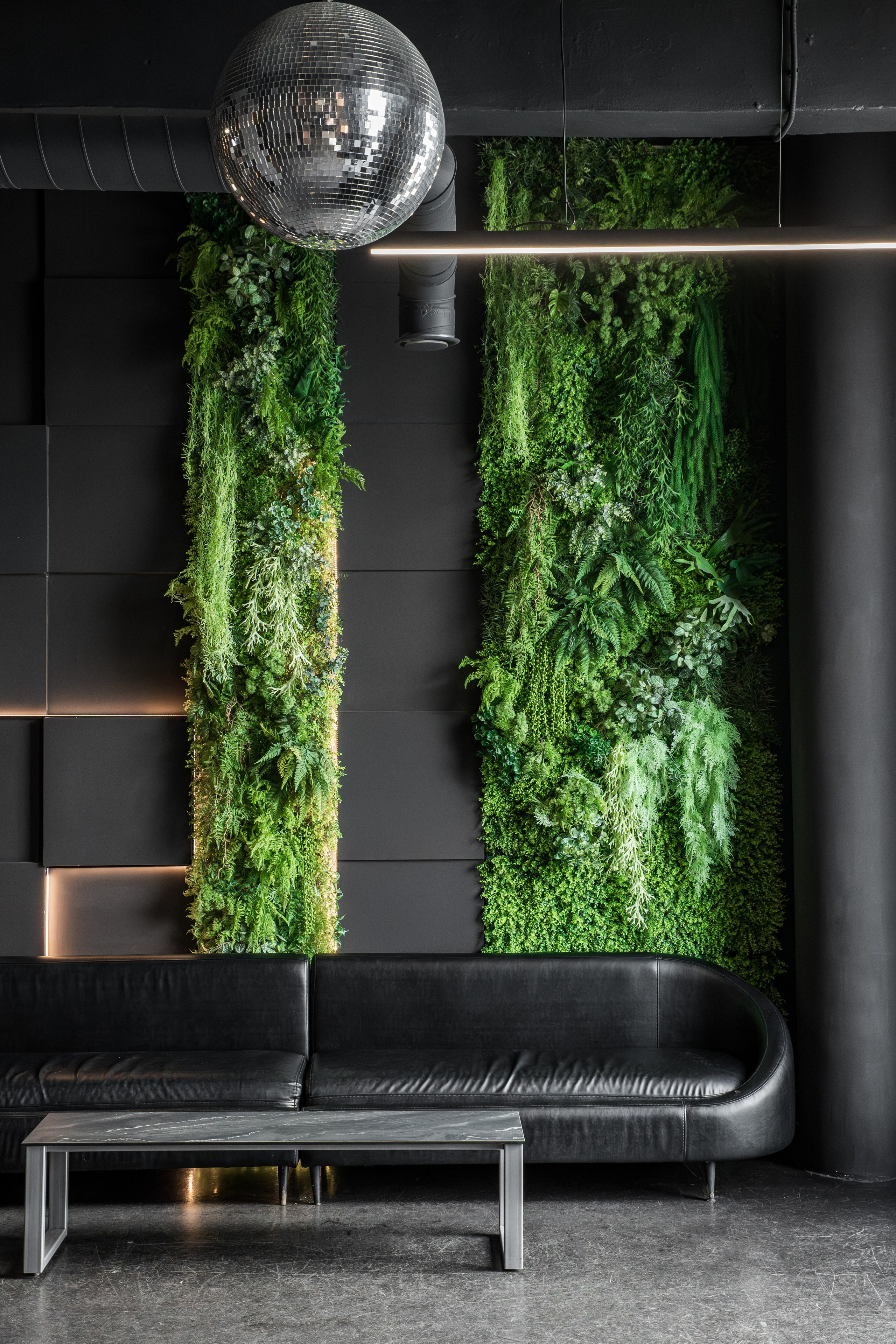 Mr. Black (лето). Аренда лофта в СПб для мероприятий