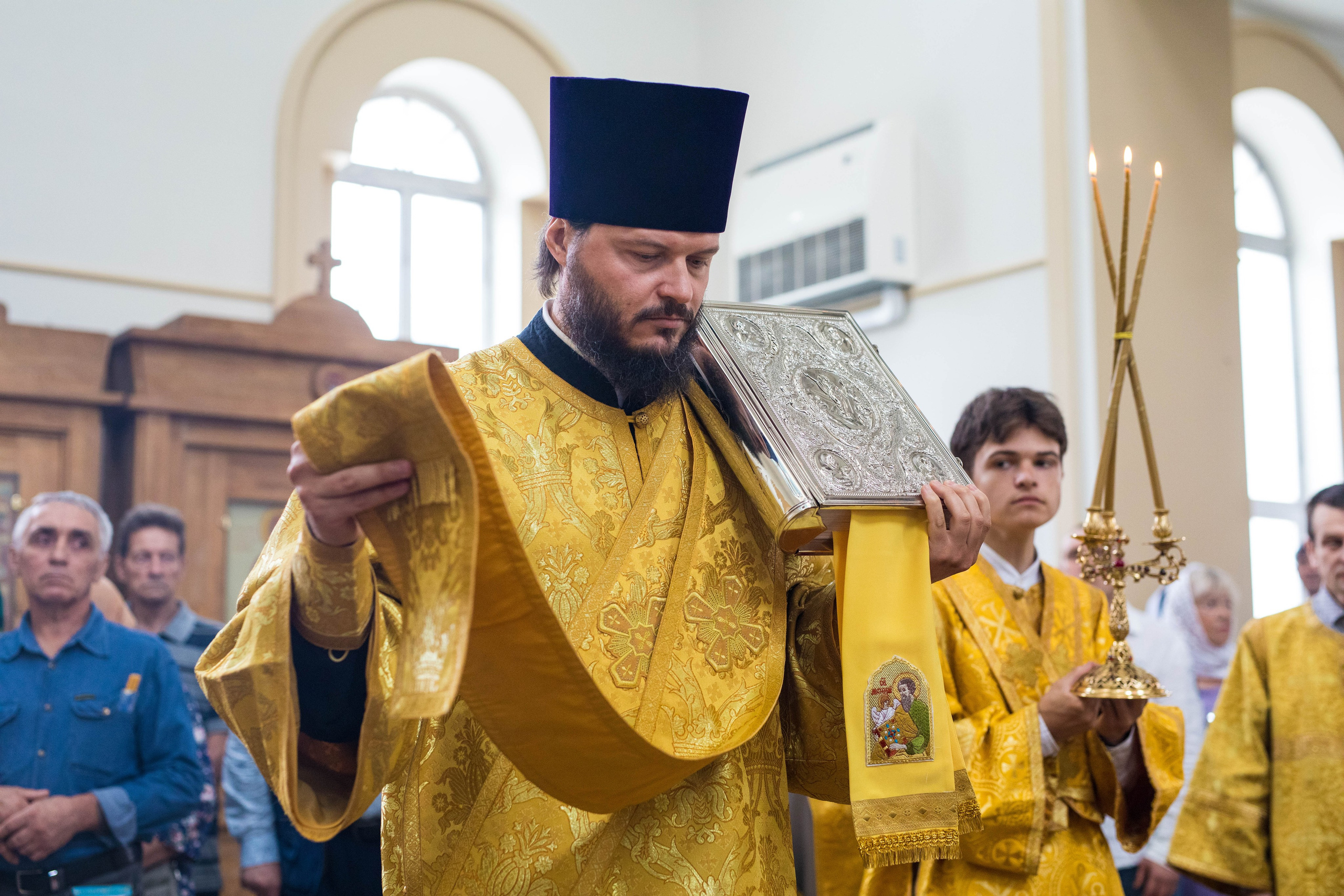 Архиерейская служба, г. Артём