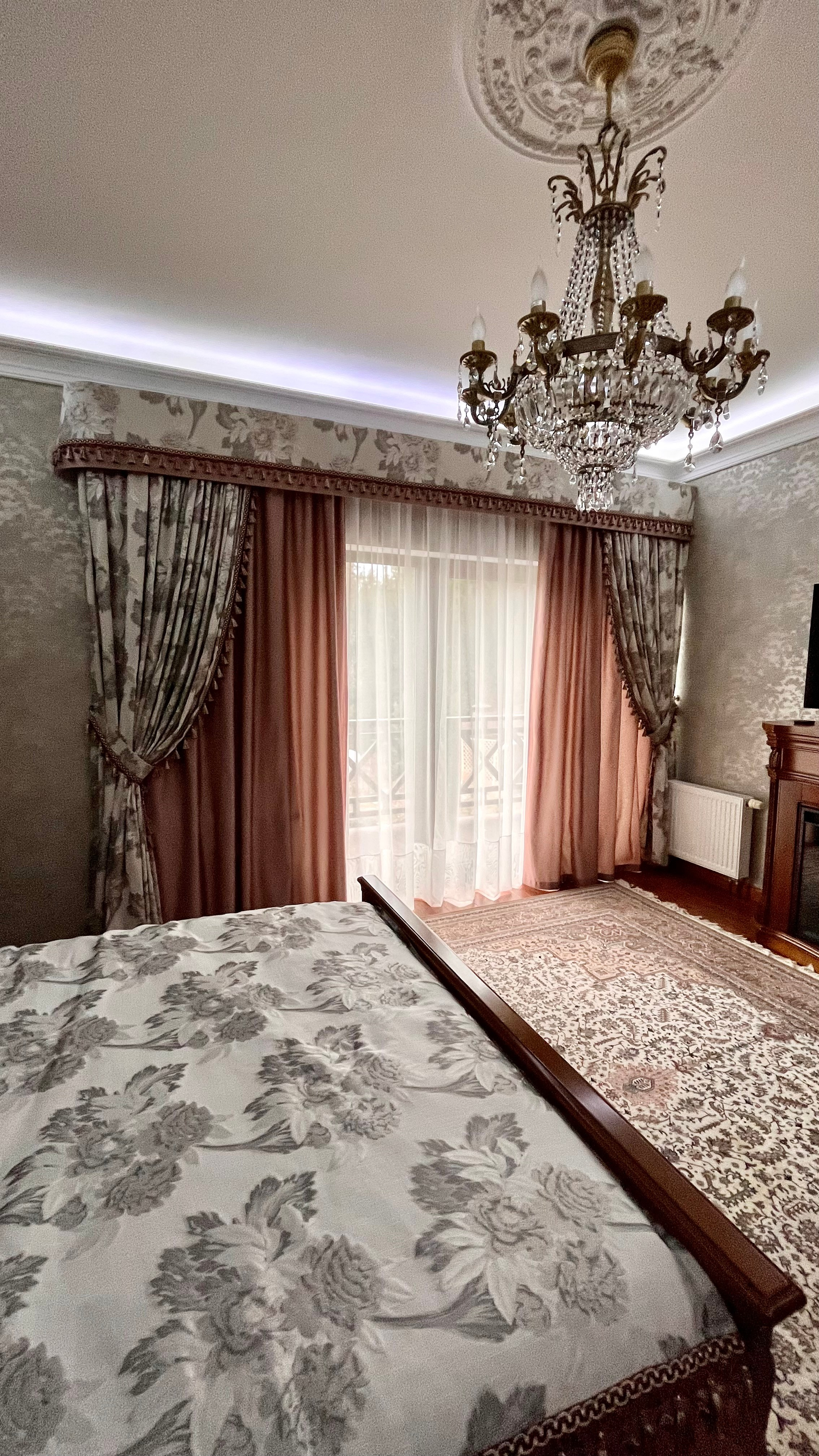 Шторы в спальню. Салон по пошиву штор на заказ по индивидуальным размерам