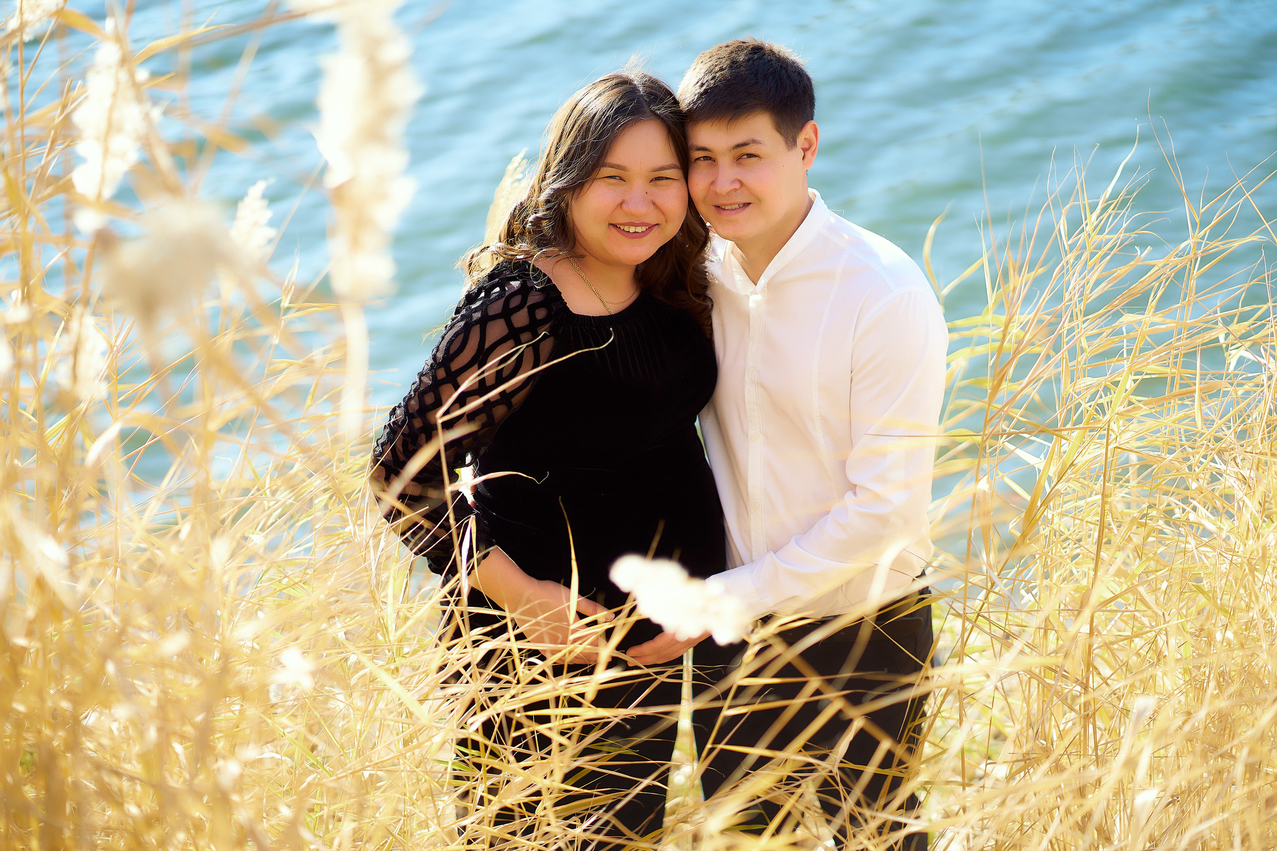 Фотосессия беременности на природе. Фотограф в Уральске Александр Хохлачёв | HOHLACHEV.COM