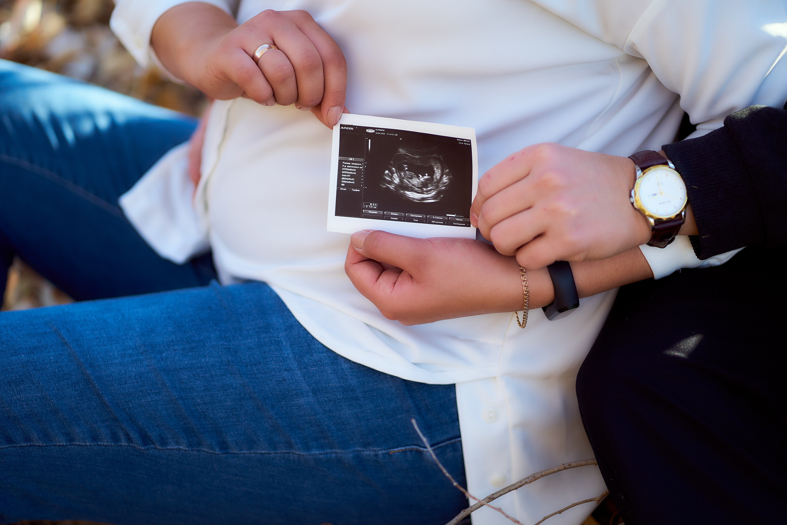 Фотосессия беременности на природе. Фотограф в Уральске Александр Хохлачёв | HOHLACHEV.COM