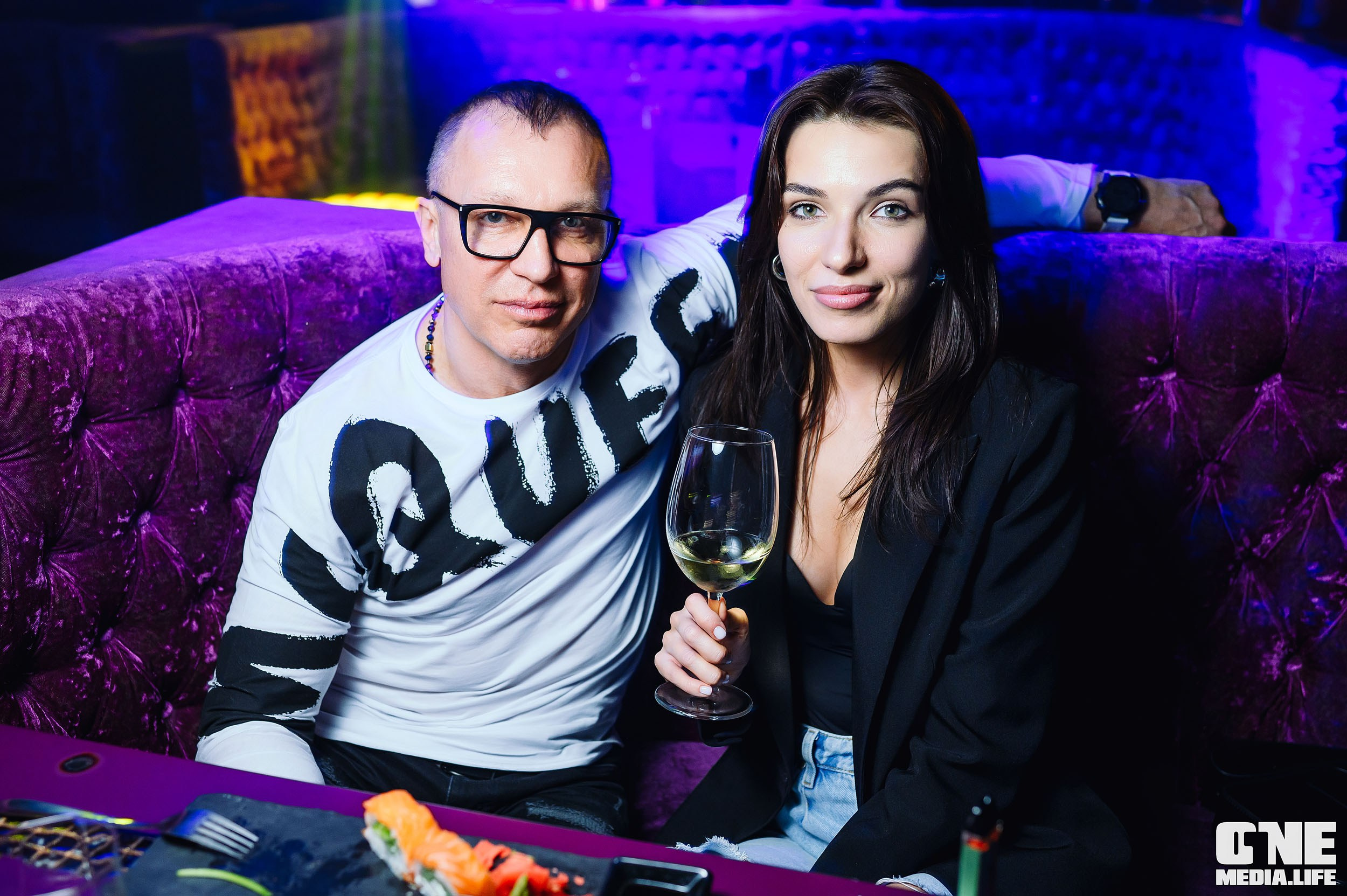 Фотоотчет из караоке-клуба Эйфория. One Media Life: фоторепортажи, фотоотчеты с мероприятий и заведений