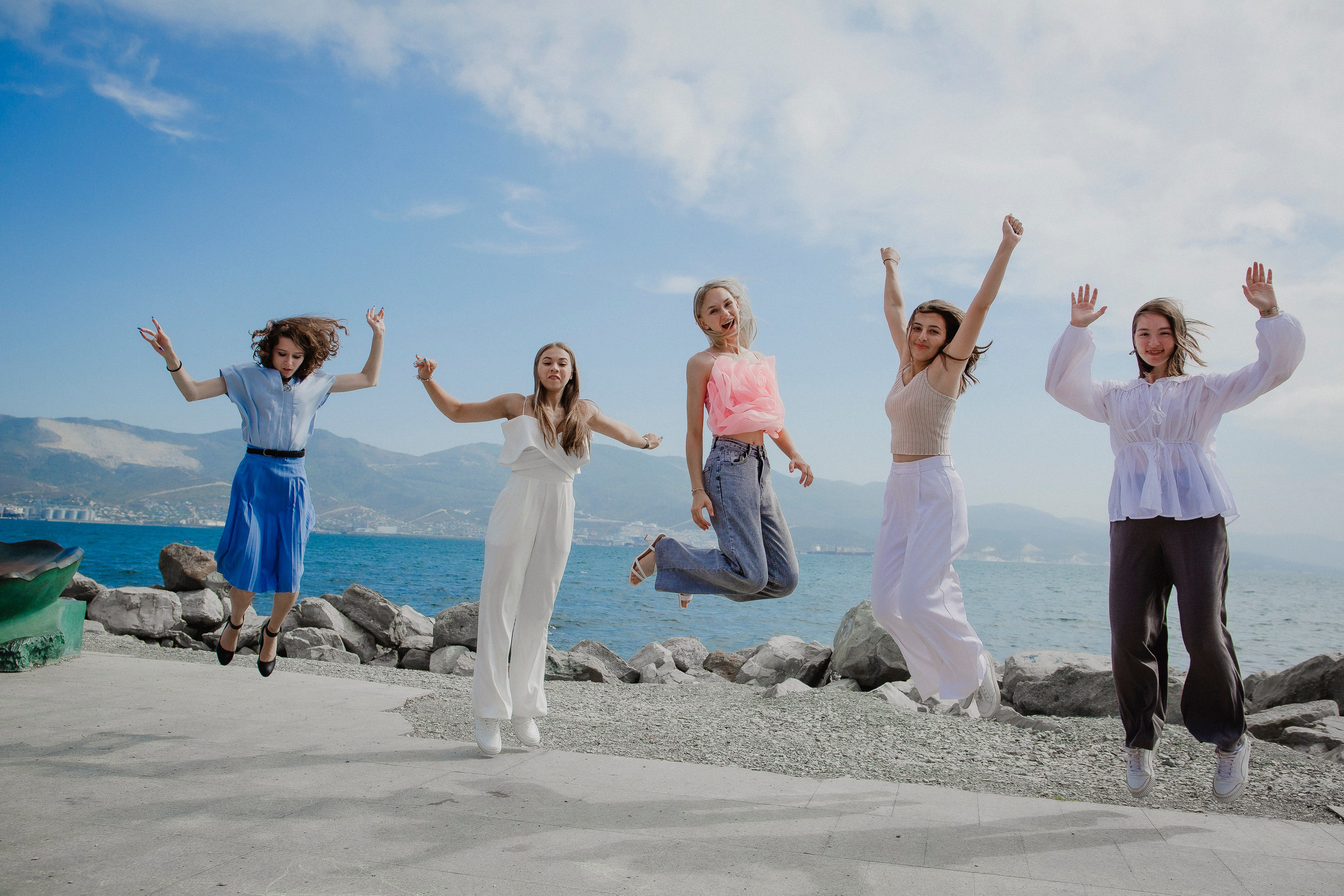 Аллея Черняховского- старшая школа. Выпускные альбомы Натальи Бутко: Новороссийск, Анапа, Геленджик