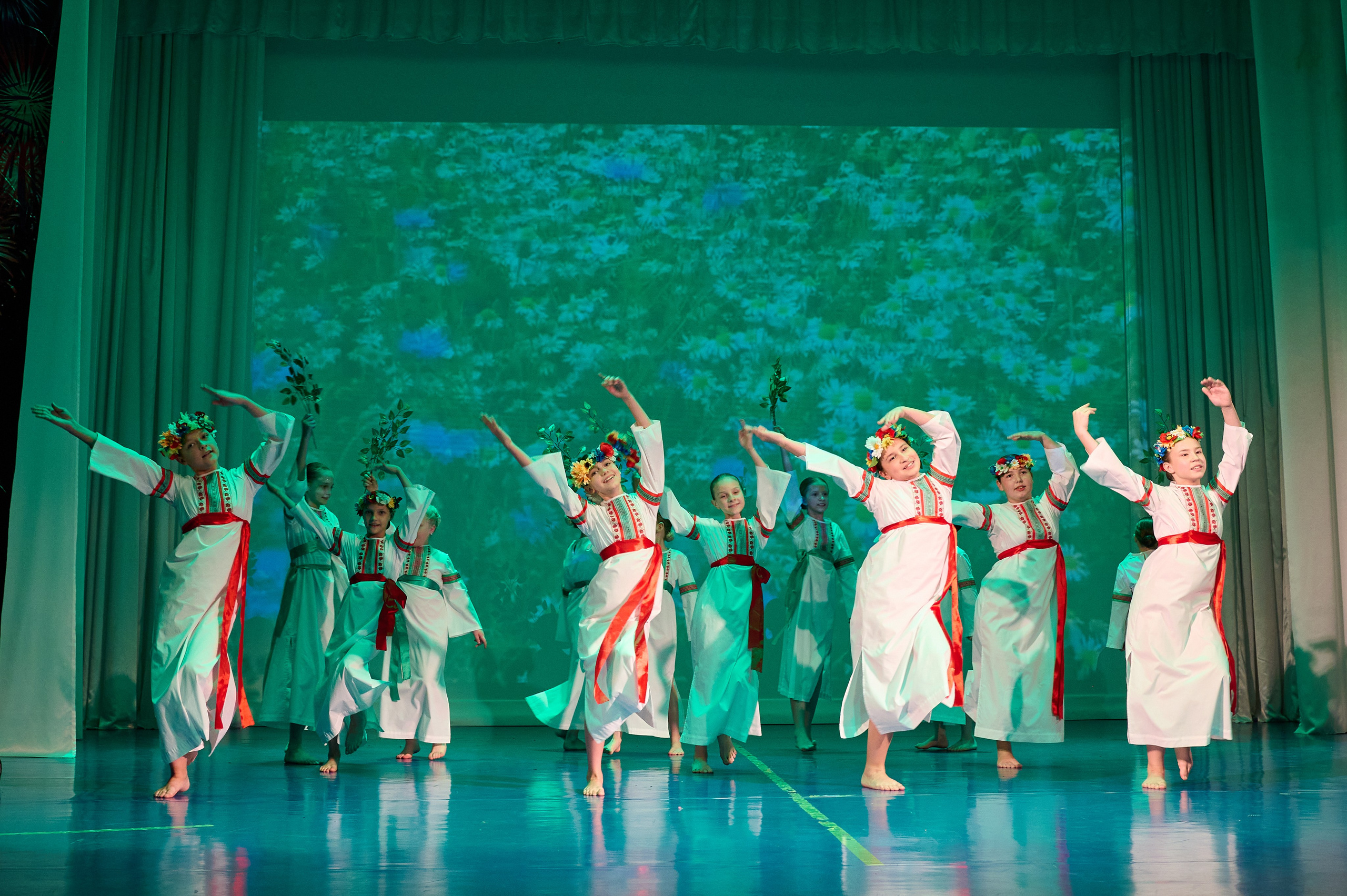 Концерт к 9 мая в с. Марьина Роща. Жизнь курорта Кабардинка в фотографиях