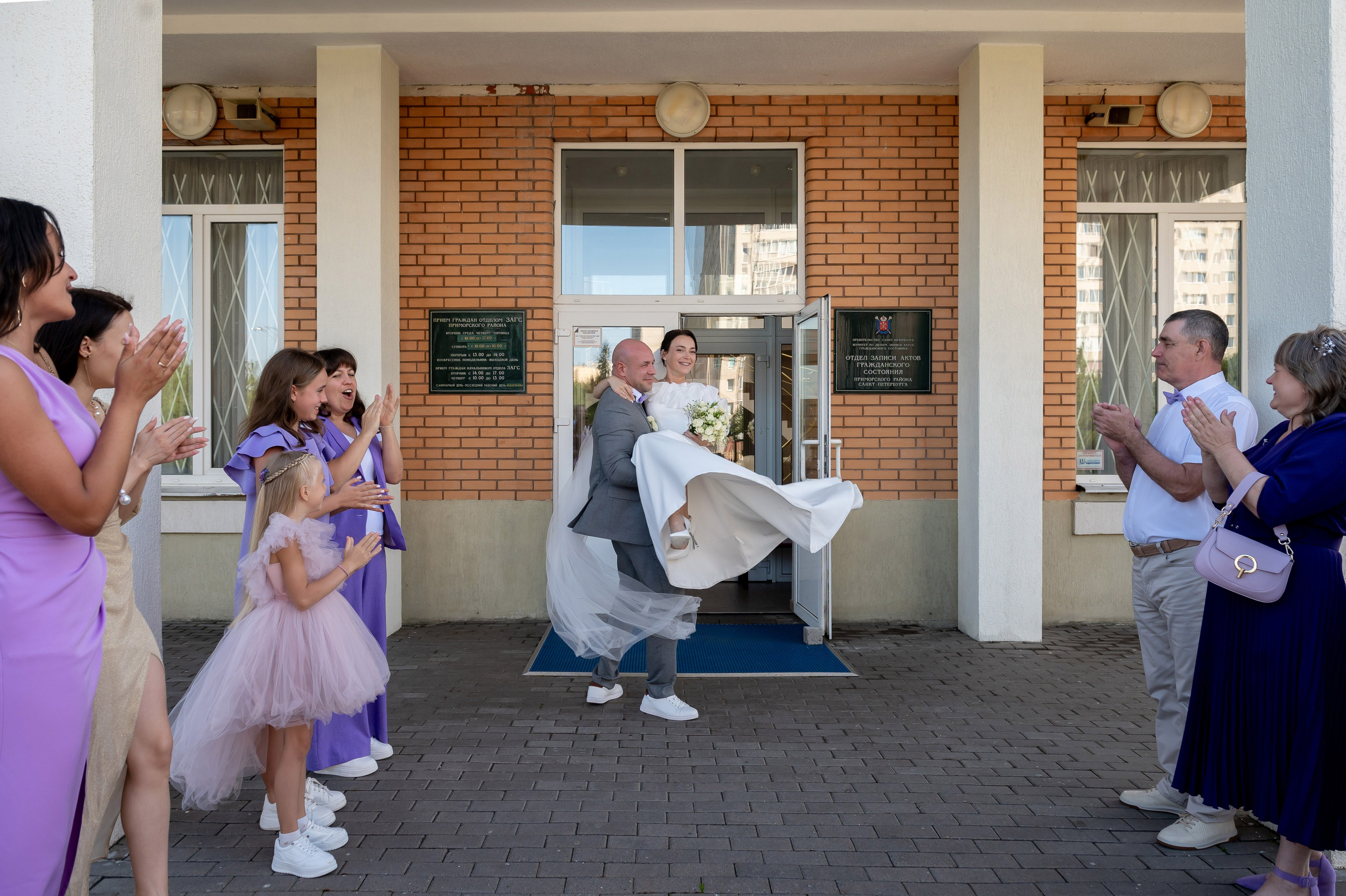 Летняя свадьба В Санкт-Петербурге и красивой выездной регистрацией Даши и Саши. Воздушная свадебная фотосессия в Петербурге. Портретный, семейный и свадебный фотограф в Санкт-Петербурге и в Пушкине Ширяев Денис