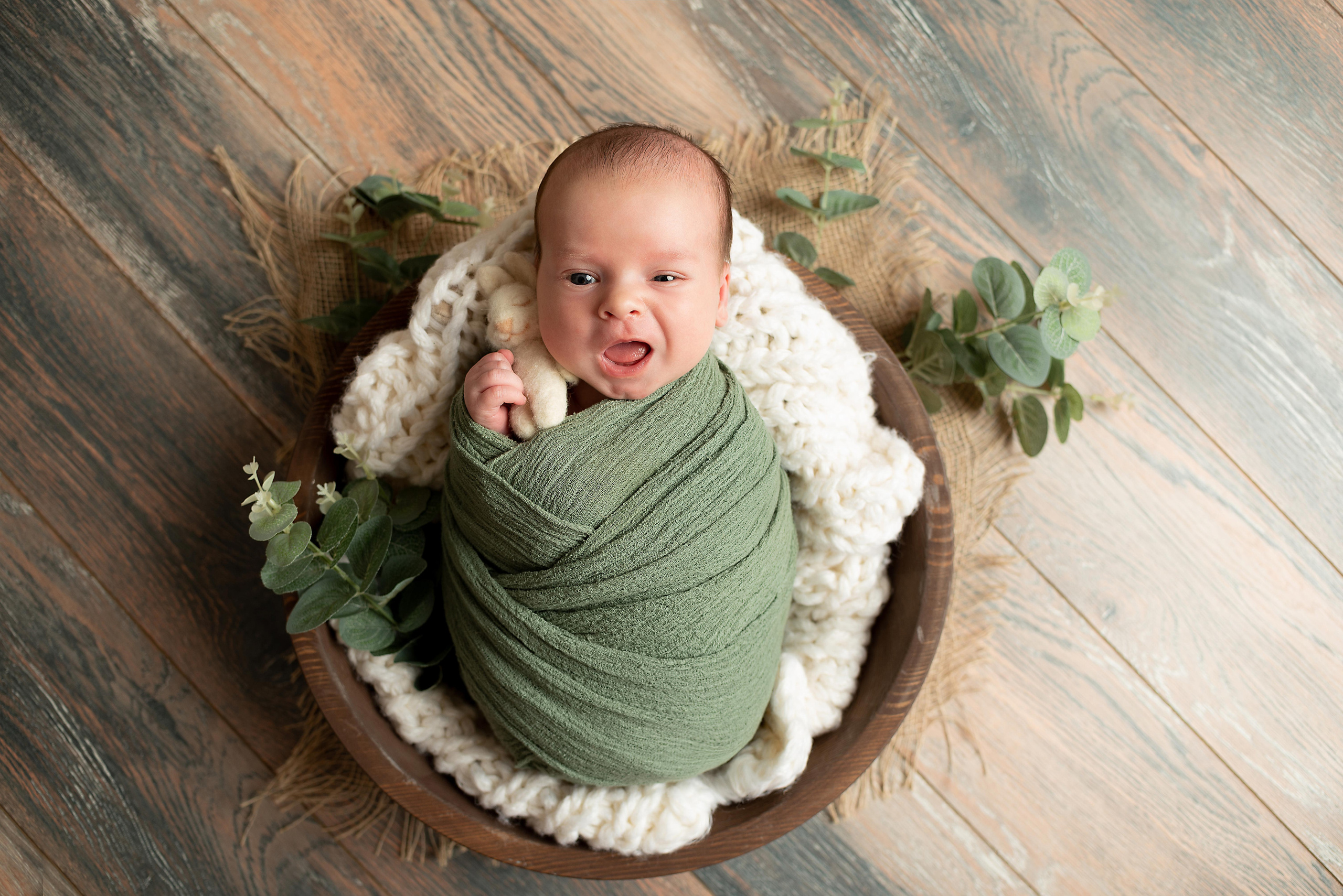 Ньюборн пакет Крепыш малыш Давид. Фотограф новорожденных в Нижневартовске Лара Курдюкова