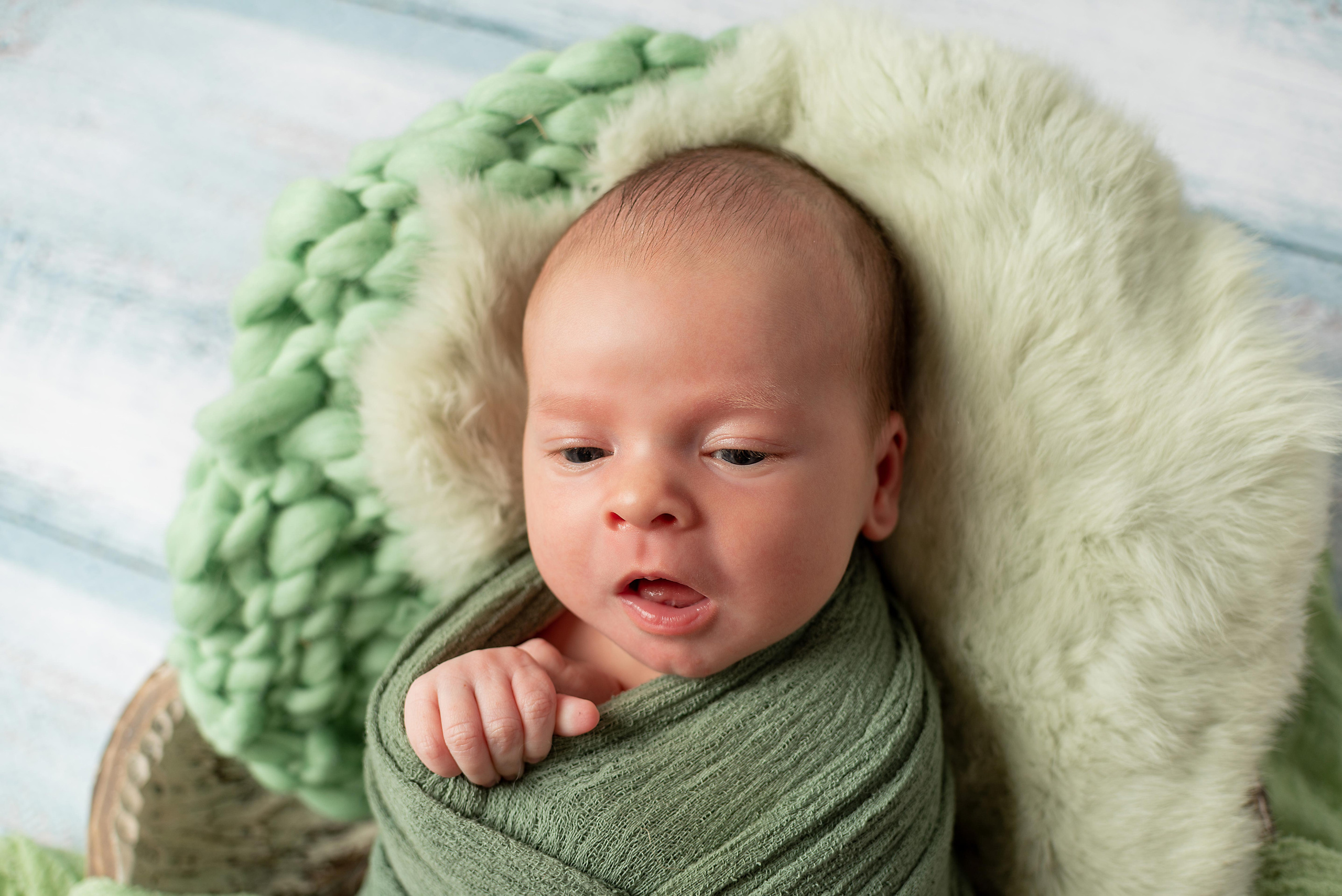 Ньюборн пакет Крепыш малыш Давид. Фотограф новорожденных в Нижневартовске Лара Курдюкова