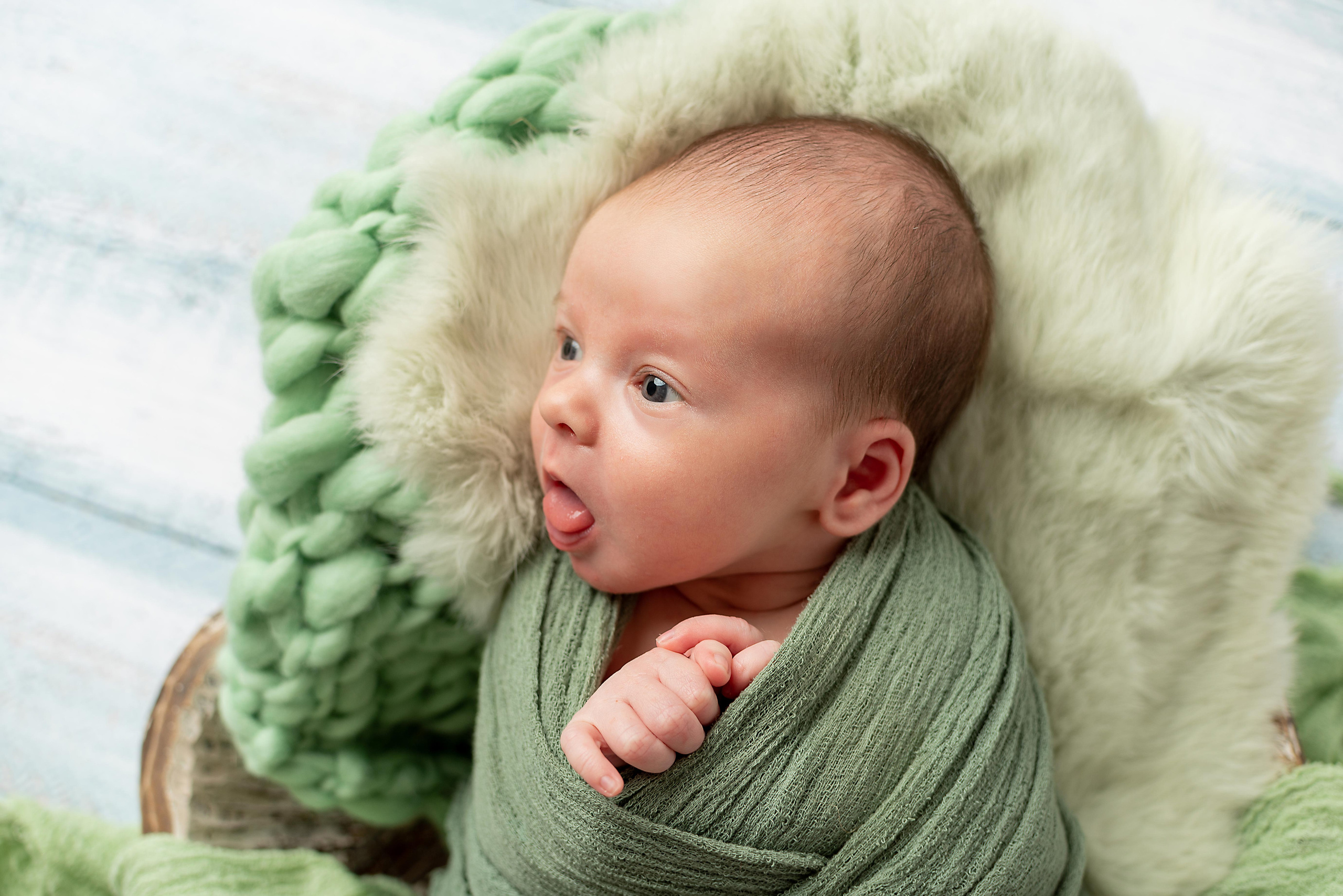 Ньюборн пакет Крепыш малыш Давид. Фотограф новорожденных в Нижневартовске Лара Курдюкова