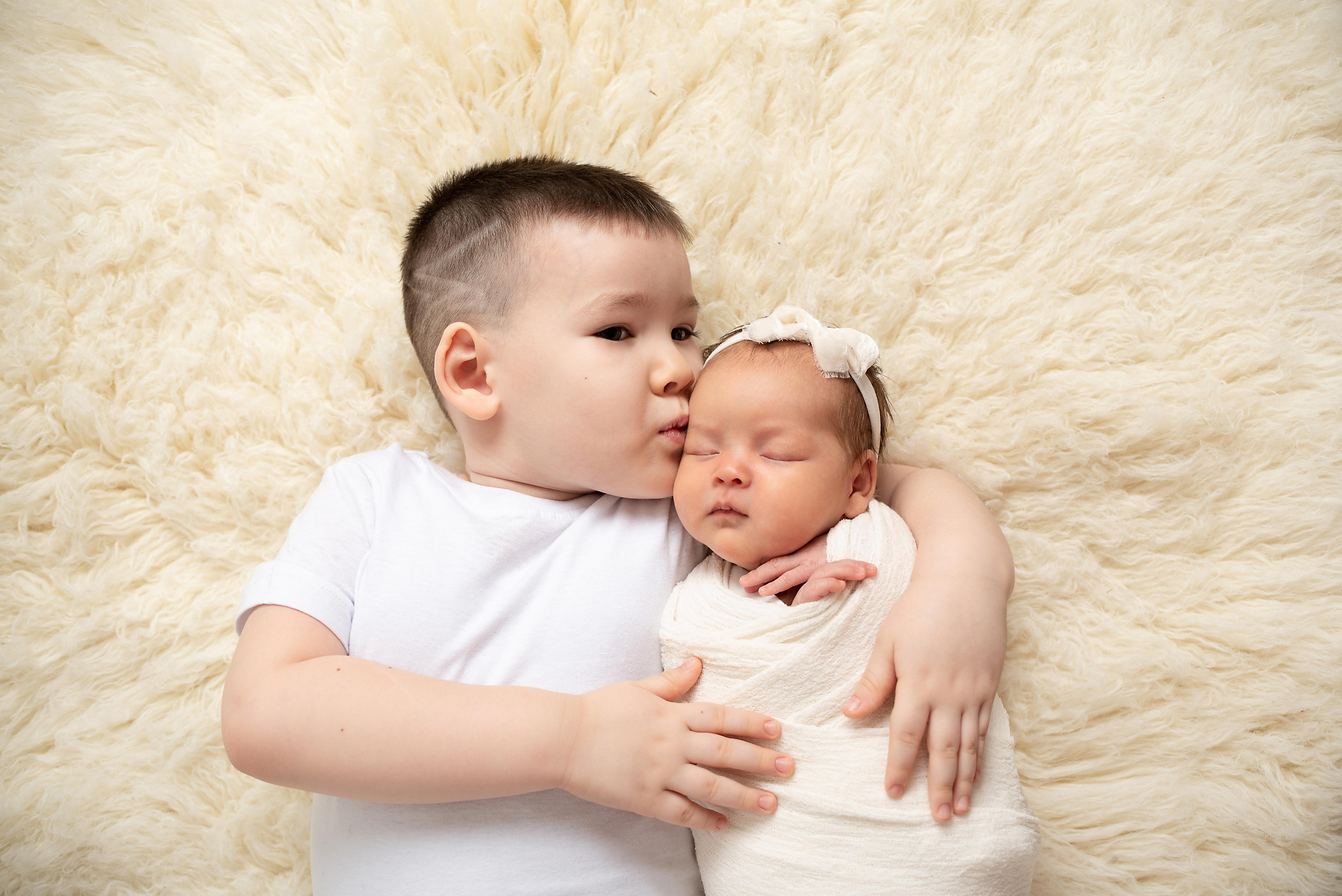 Малышка Алсу, 26 дней. Фотограф новорожденных в Нижневартовске Лара Курдюкова