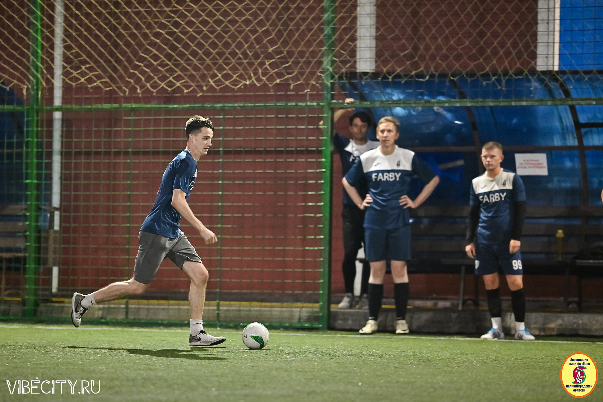 ИГРЫ МИНИ-ФУТБОЛЬНОЙ И КОРПОРАТИВНОЙ ЛИГИ. VIBECITY.RU Вайб Сити Ру Фоторепортажи Фотоотчеты Калининград