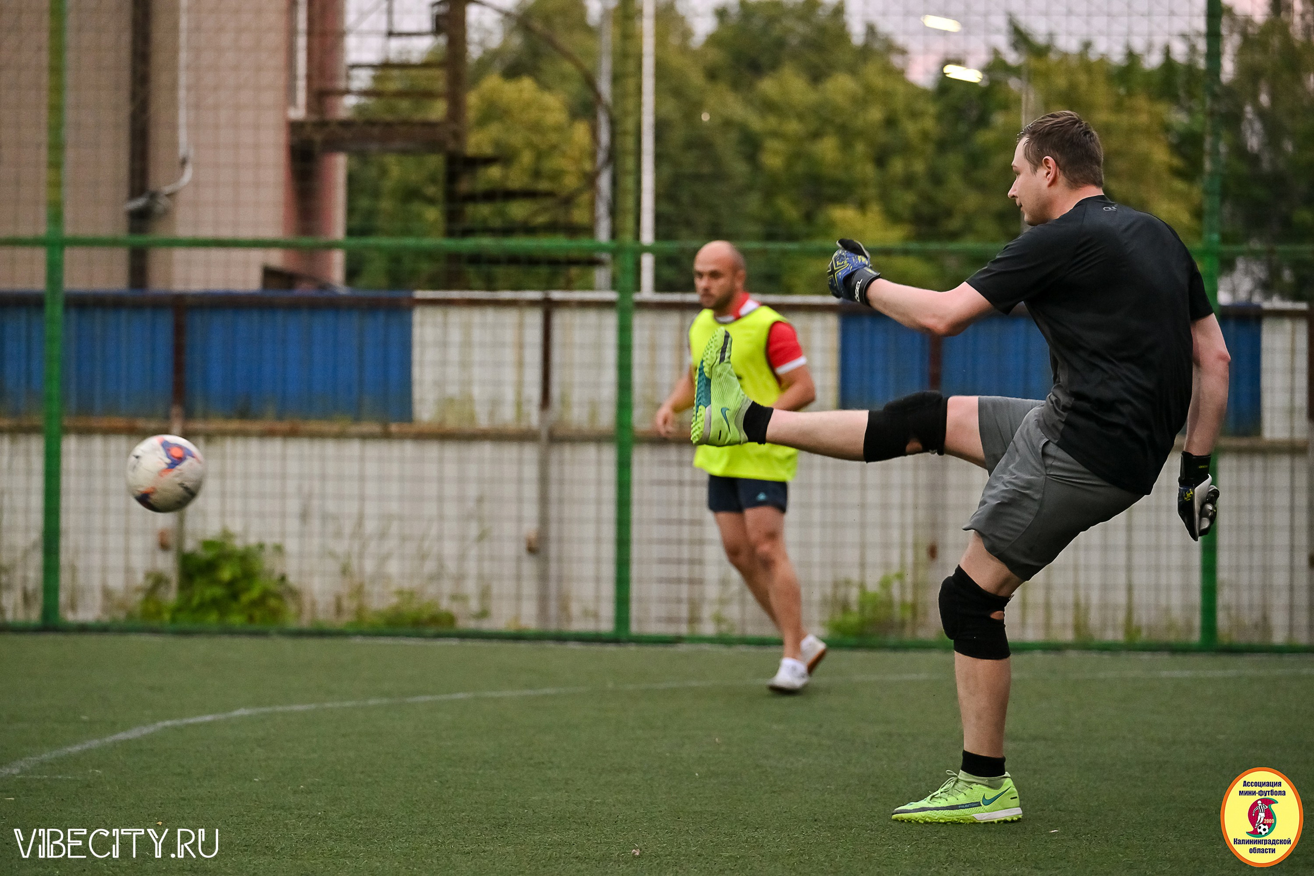 ИГРЫ МИНИ-ФУТБОЛЬНОЙ И КОРПОРАТИВНОЙ ЛИГИ. VIBECITY.RU Вайб Сити Ру Фоторепортажи Фотоотчеты Калининград