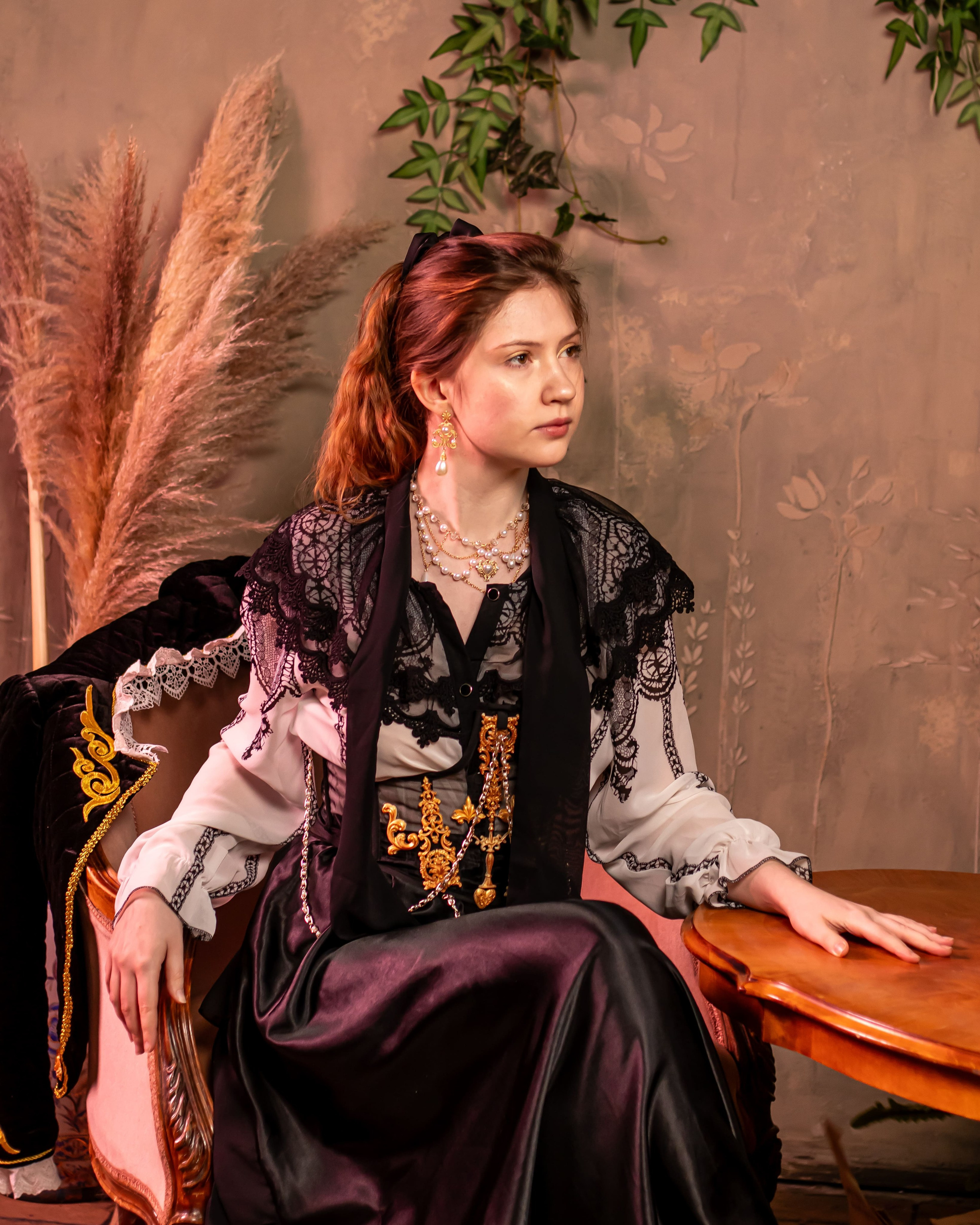 Художественный портрет женщины в стиле Ренессанс, мягкий свет, фотограф Карасёва Елена