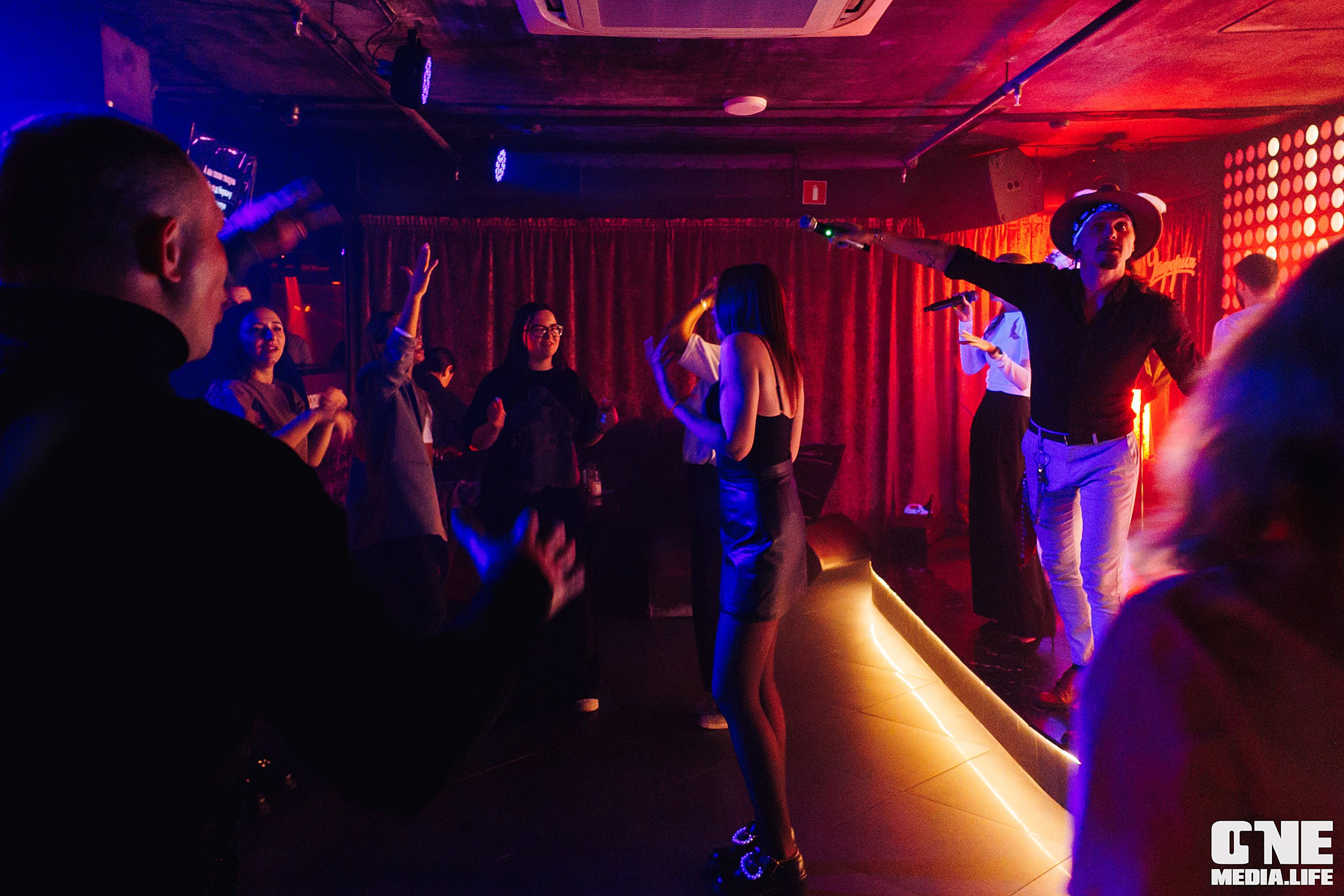Фоторепортаж из караоке-клуба Эйфория. One Media Life: фоторепортажи, фотоотчеты с мероприятий и заведений