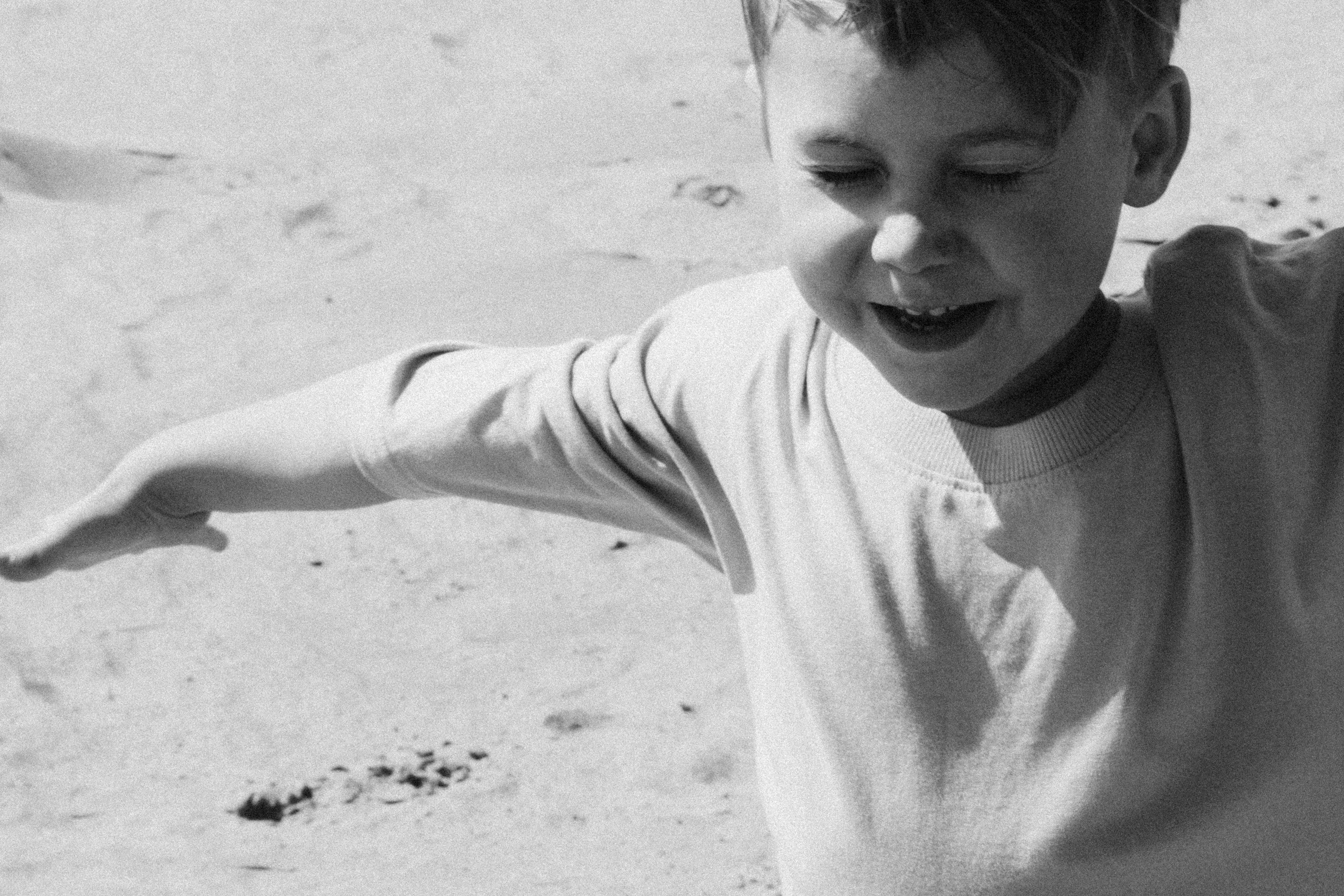 Иван и бабушкина футболка. Арина Мелехова фотограф Красная Поляна