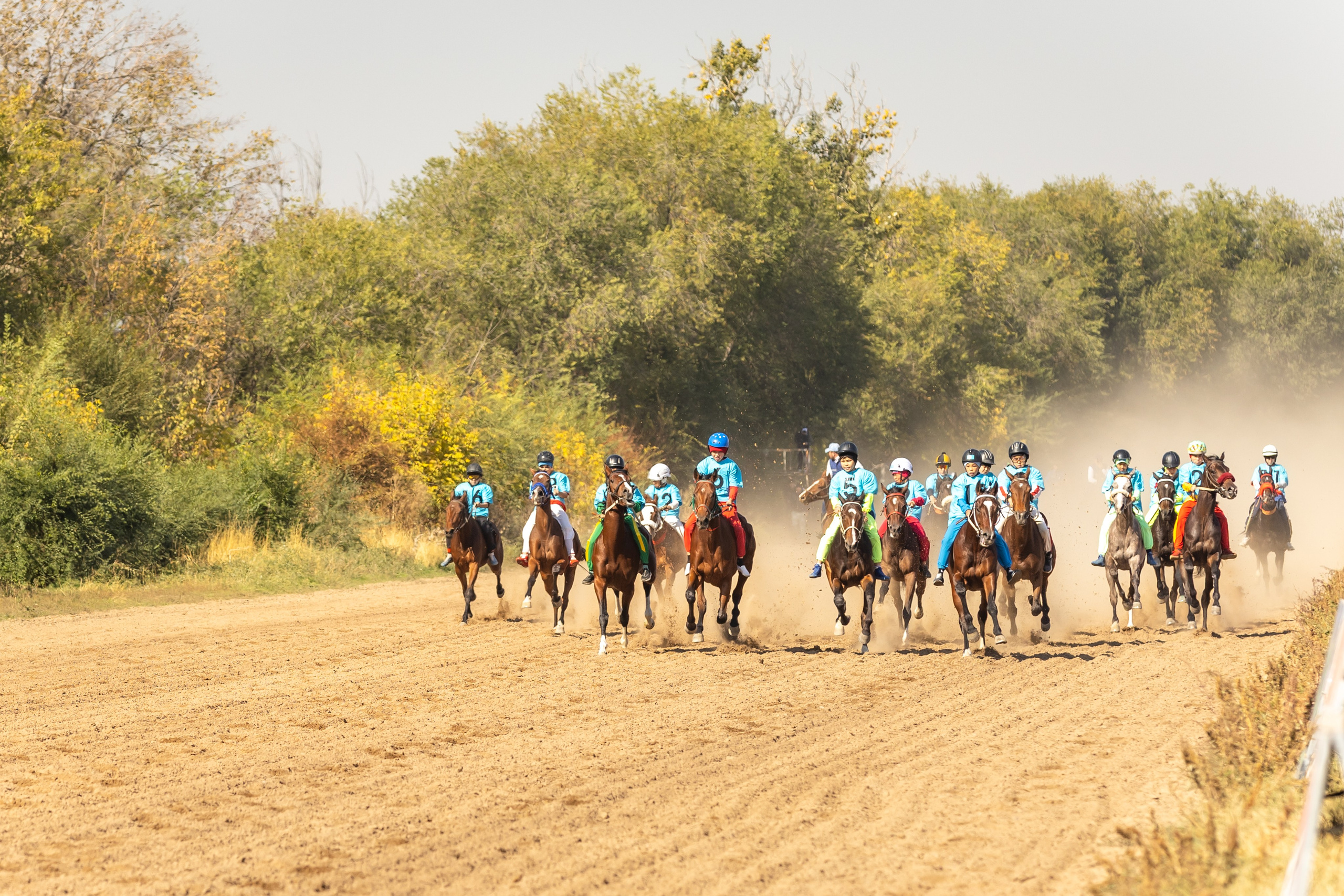 Фоторепортаж Финал Казахстана по байге в Алматы — скорость, пыль и полный драйв. Коммерческий и репортажный фотограф в Алматы — Jora Abramov