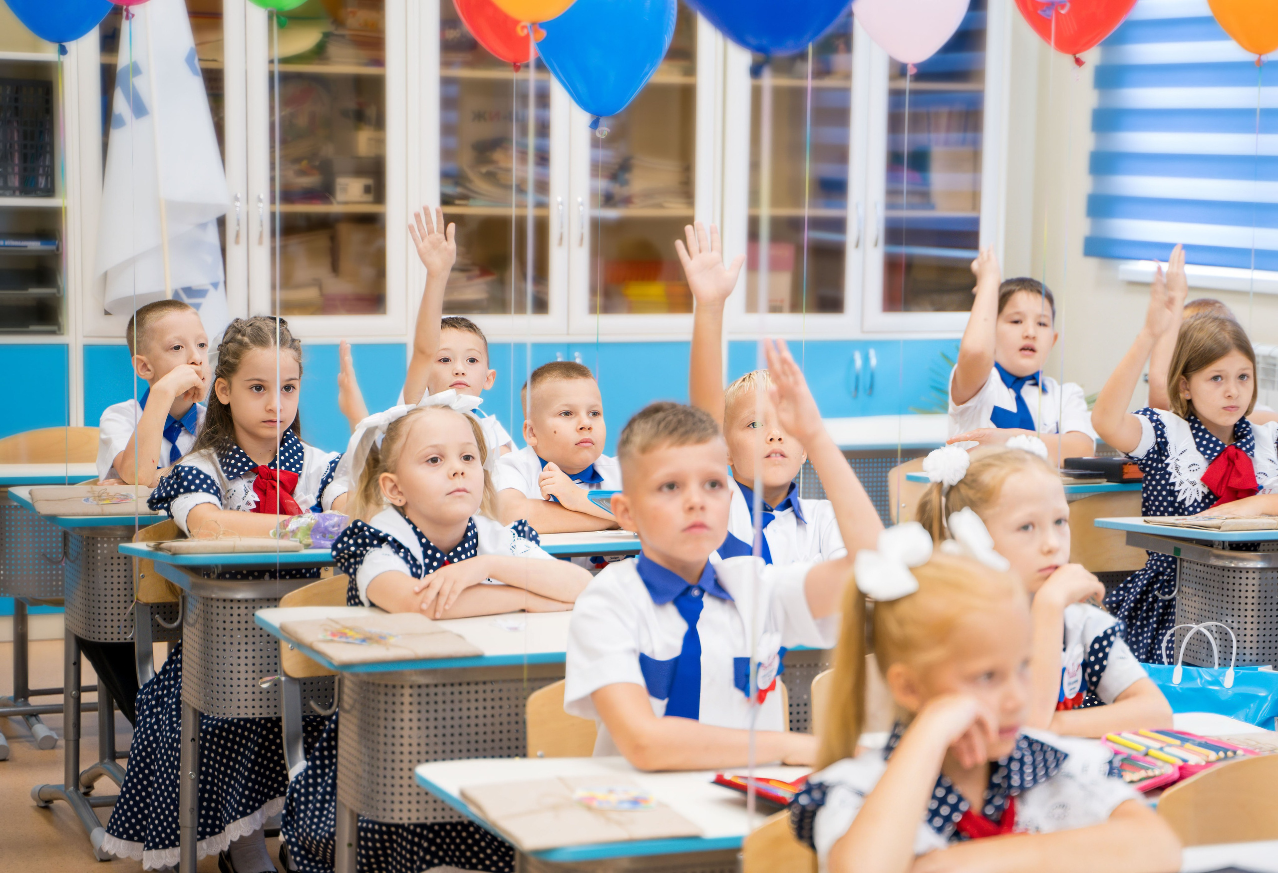 1Сентября_Гимназия 92_Первоклашки_2024. Фотографы из солнечного Краснодара Вадим и Надежда Митус