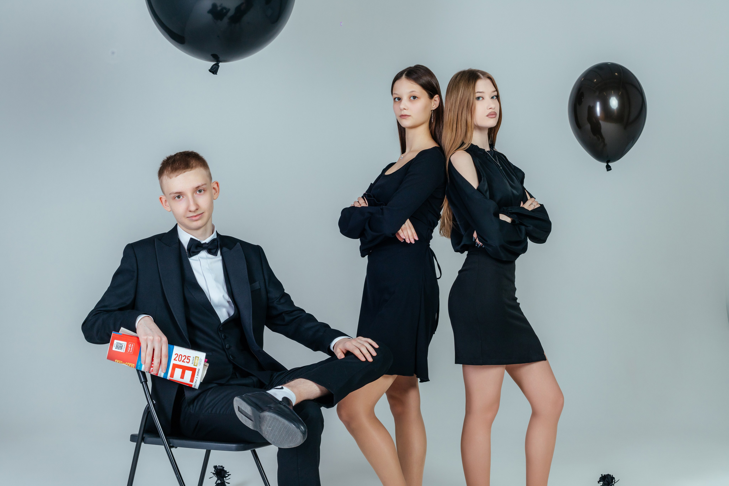 Цены на выпускные альбомы для 9-11 классов. Выпускной альбом в Москве и Домодедово Вышка Школьный фотограф