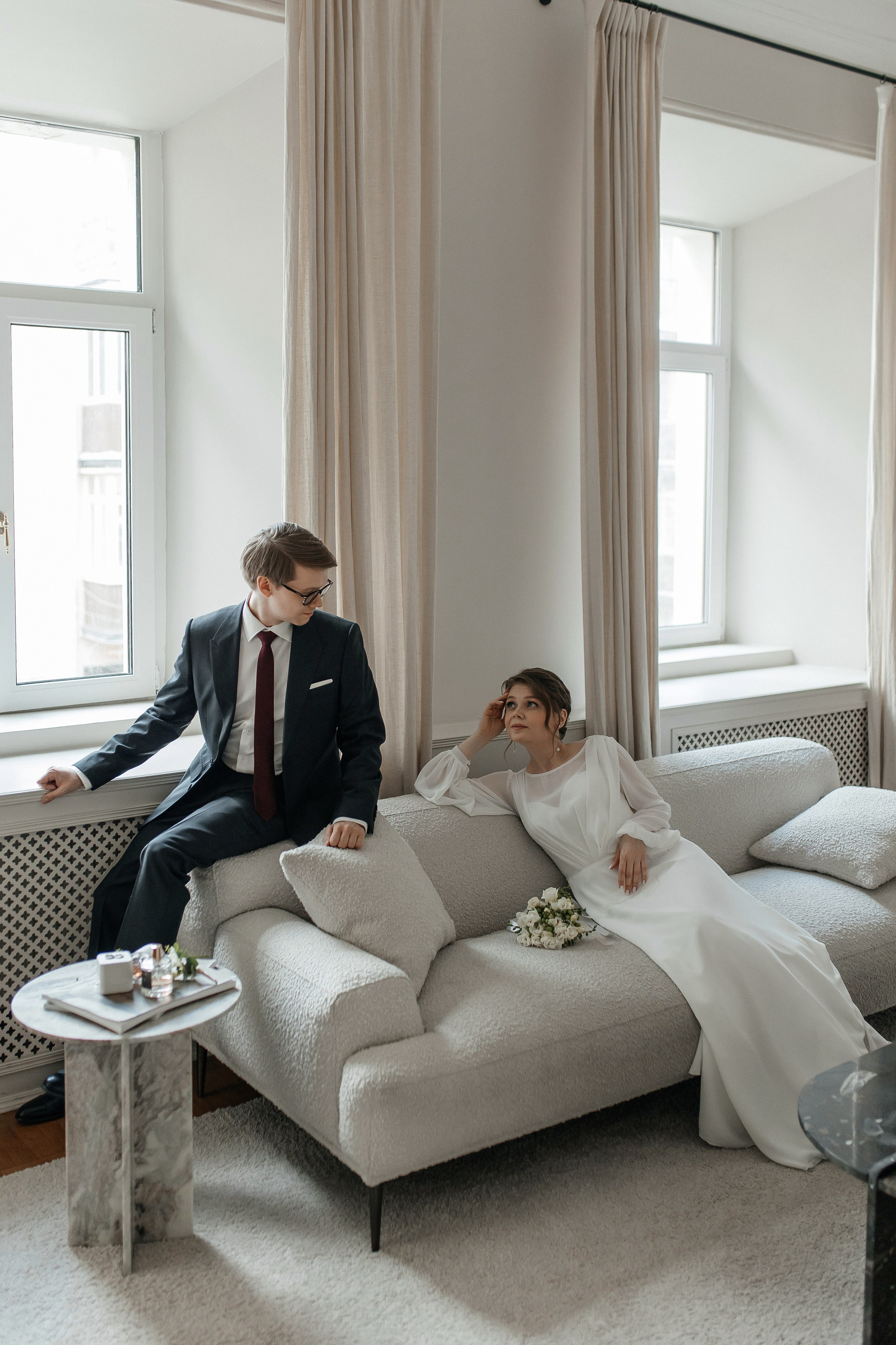 Свадебная фотосессия в студии в Москве. Свадебный фотограф в Москве Дарья Олендарёва