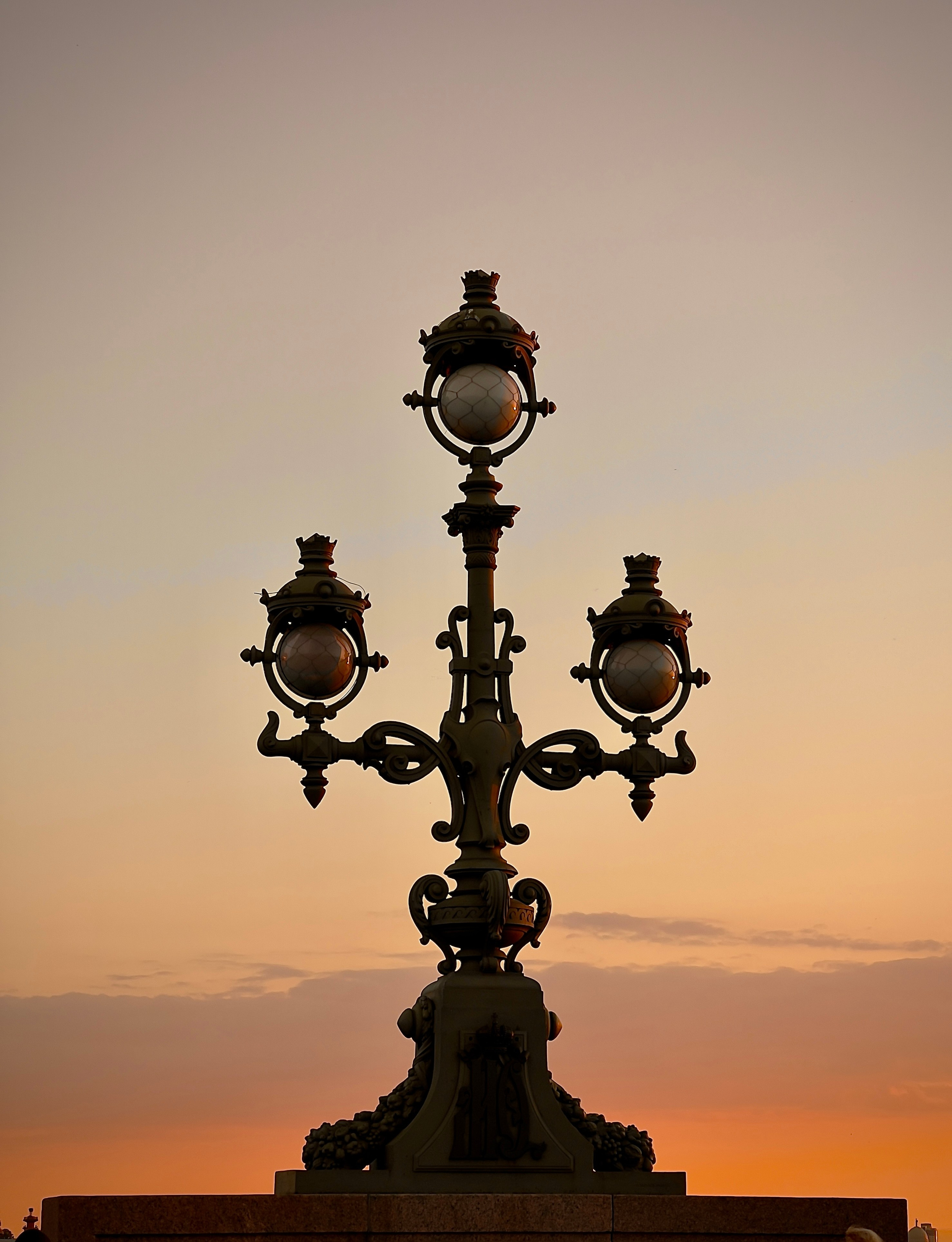 Фотографии Санкт-Петербурга на телефон. Фотограф Алексей Лукин. Профессиональная фотосъёмка в Санкт-Петербурге. Обработка и Ретушь фотографий