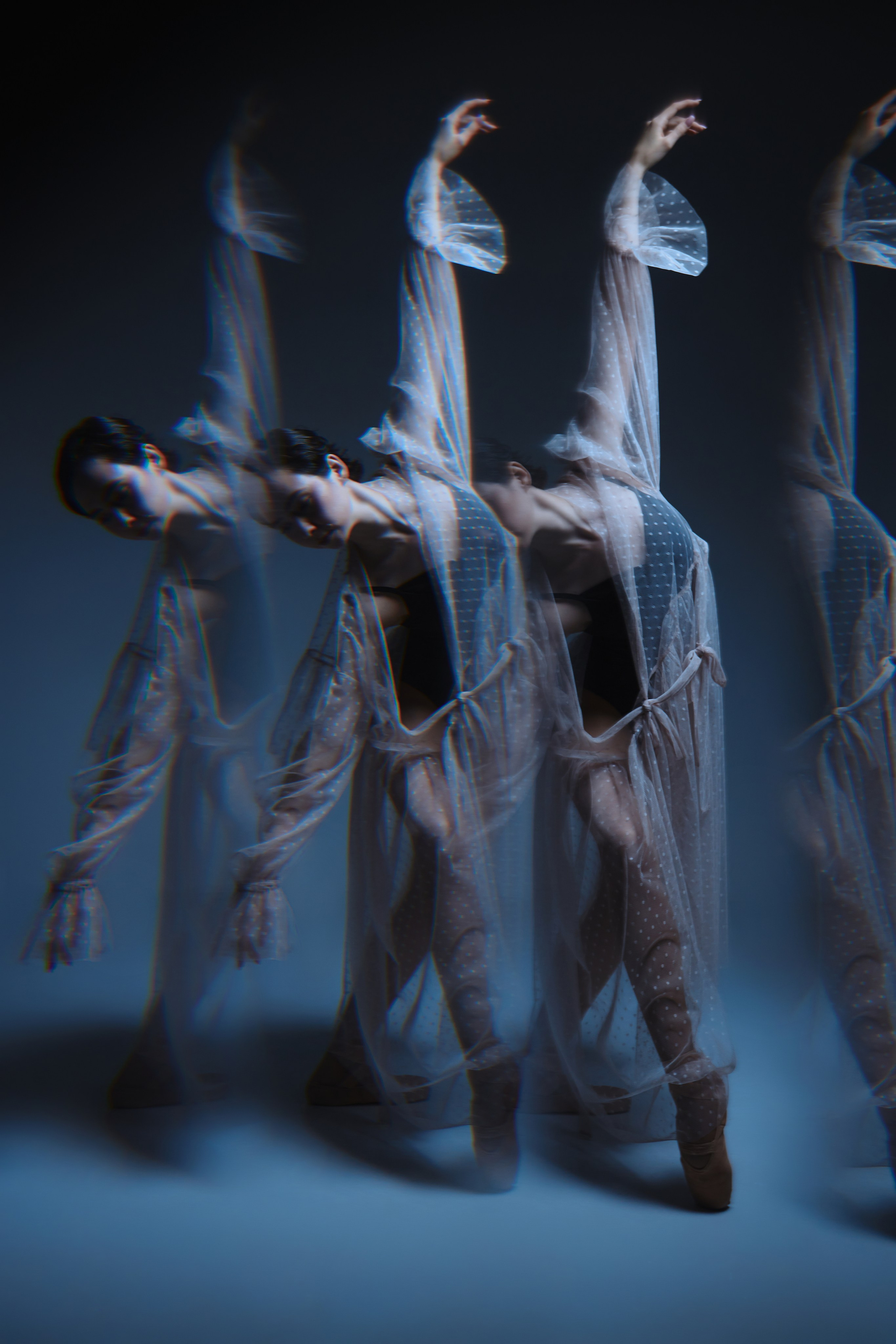 Фотосессия в образе балерины в платье сетка СИНИОКО. Одежда из Санкт-Петербурга СИНИОКО