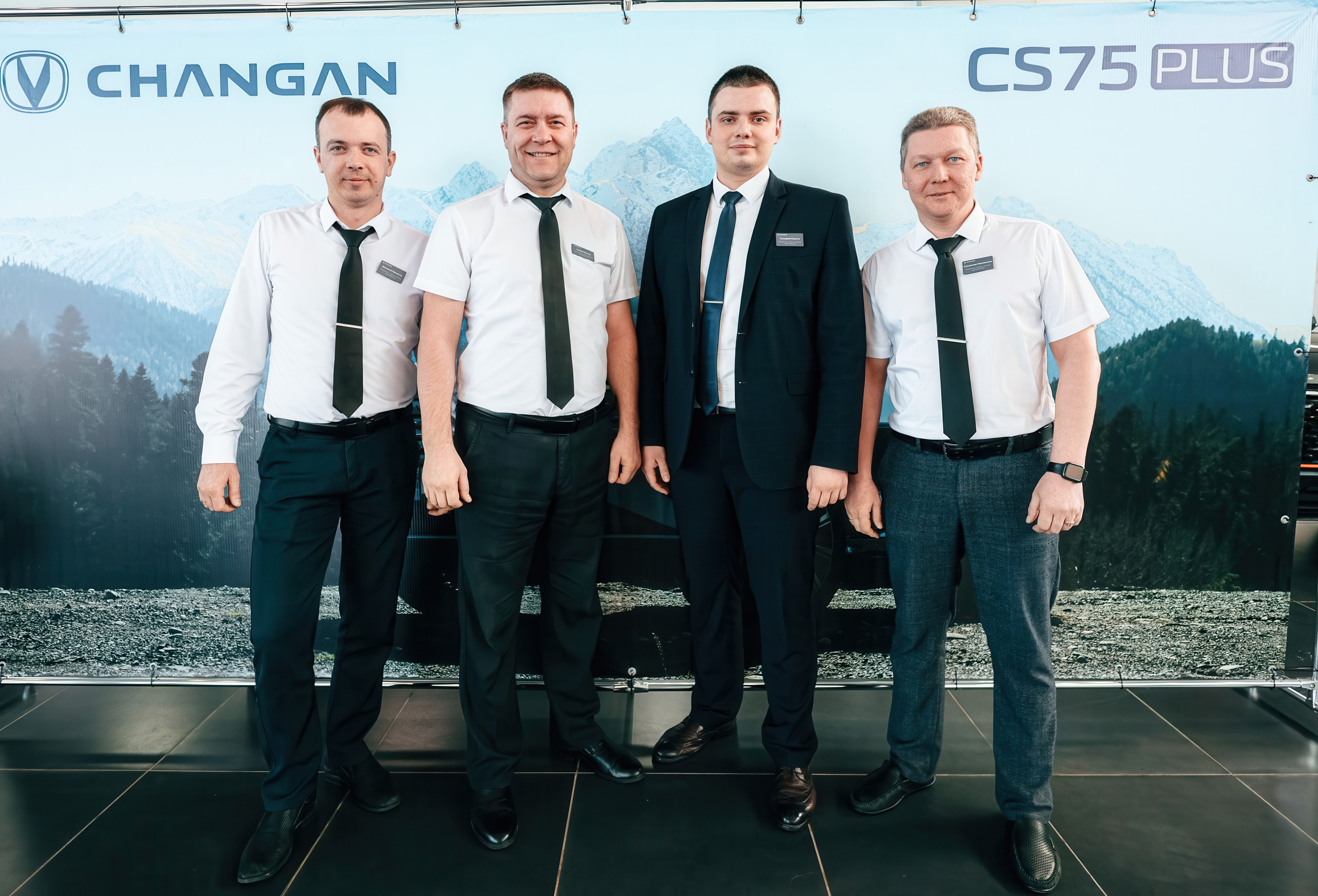 01.03 Автосалон-2000. Презентация нового ChanGan. Команда специалистов в мире фотографии и видео. Детский фотограф, семейный фотограф