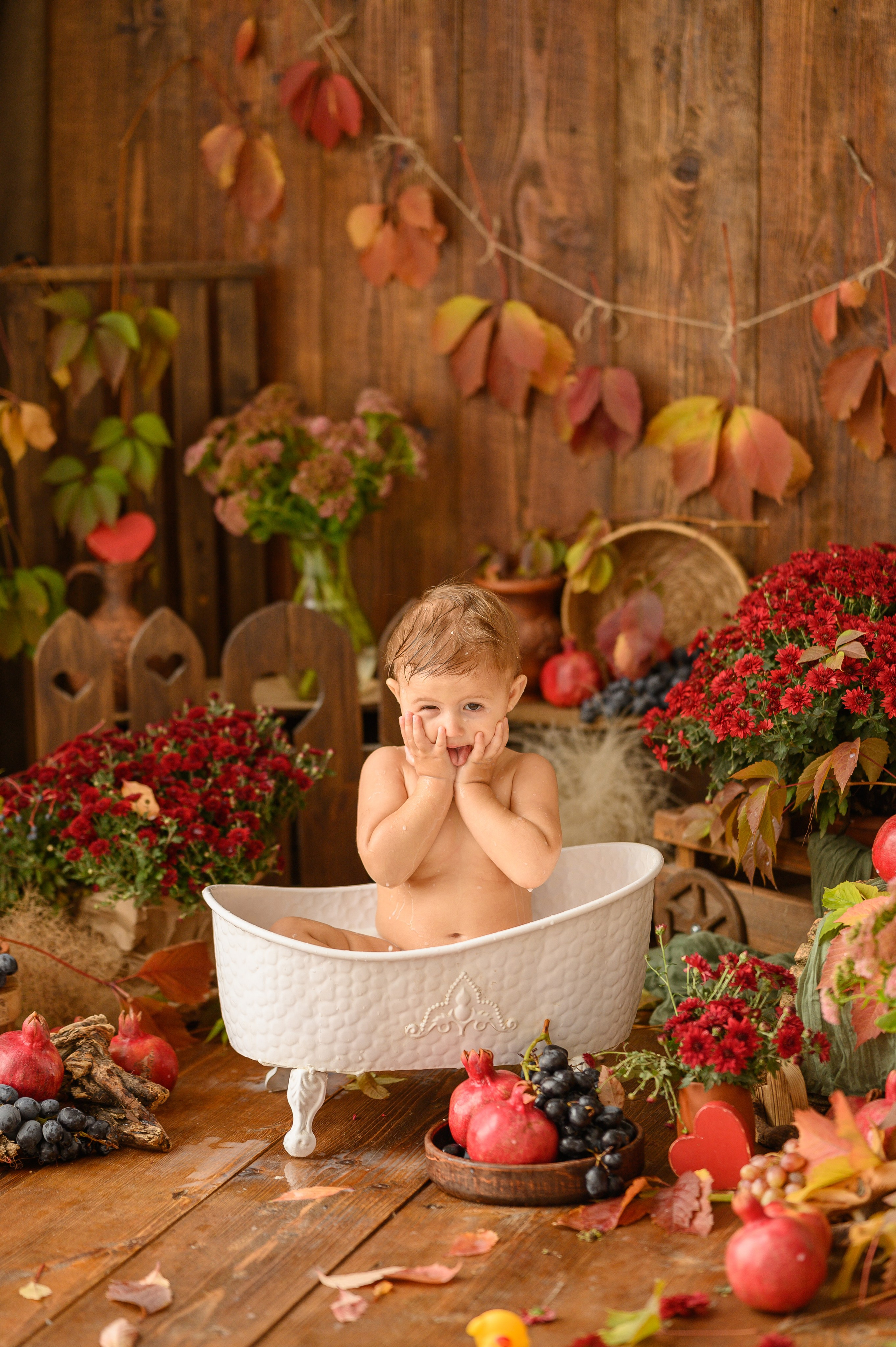 Коля и гранаты-виноград. Детский и семейный фотограф Ирина Гладких