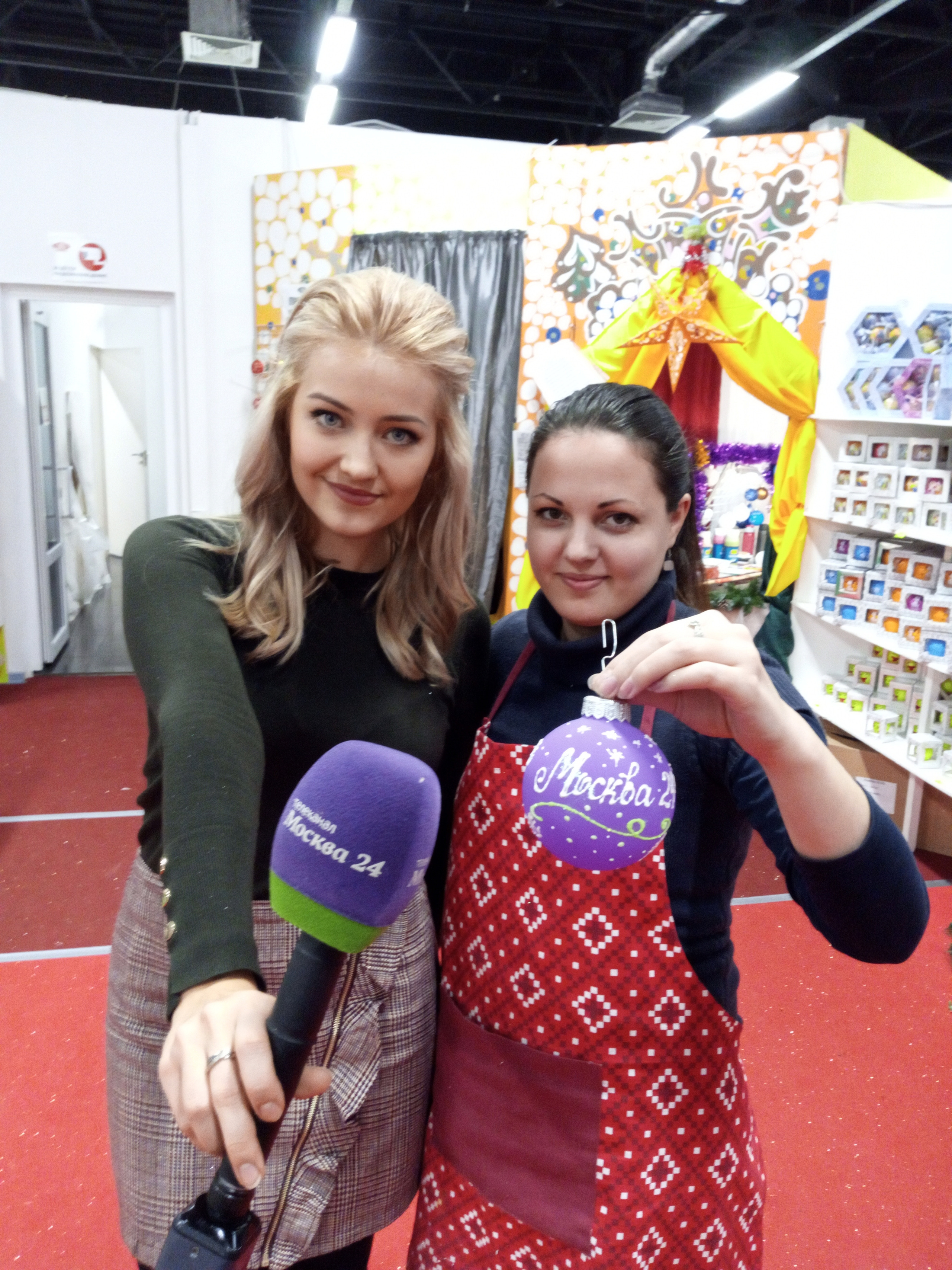 Елочный шар с росписью-Ваш лучший подарок на Новый Год. Арт-вечеринки и мастер-классы в Москве для взрослых и детей