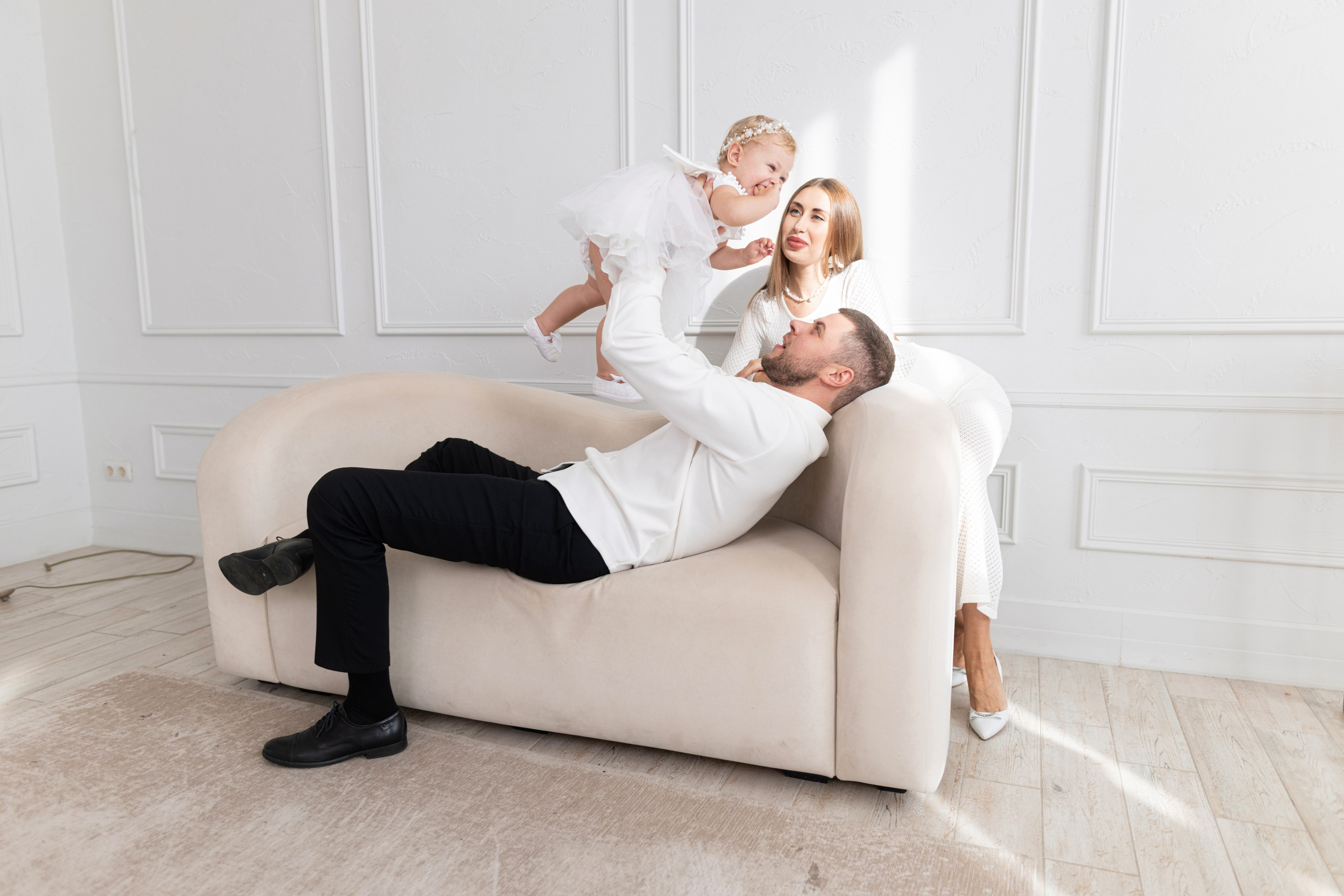 Семейная съемка для Яны и Дани в интерьере. Дмитрий Шульгин, портретный фотограф в Воронеже
