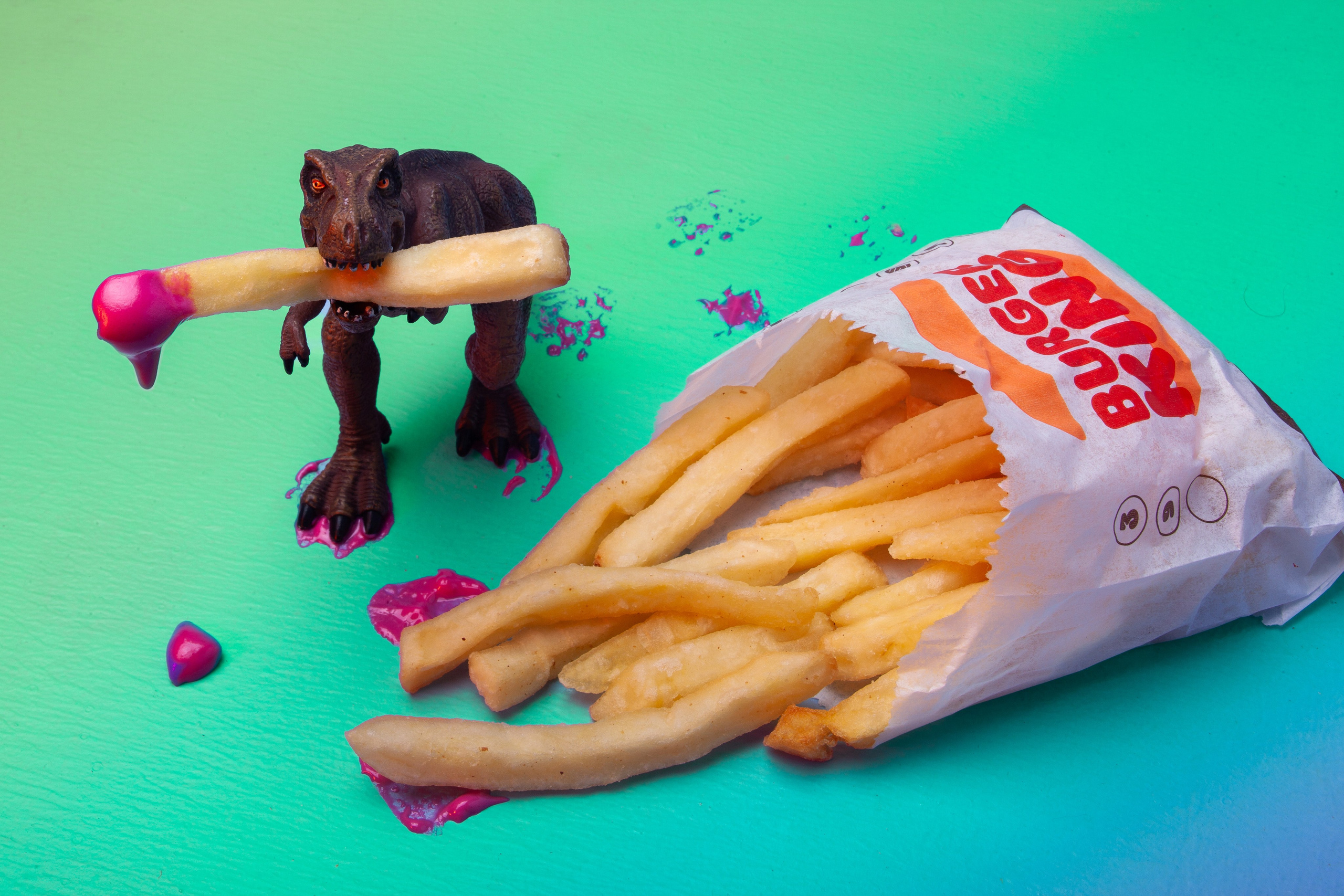 Кто-то украл мою картошку фри из ресторана!