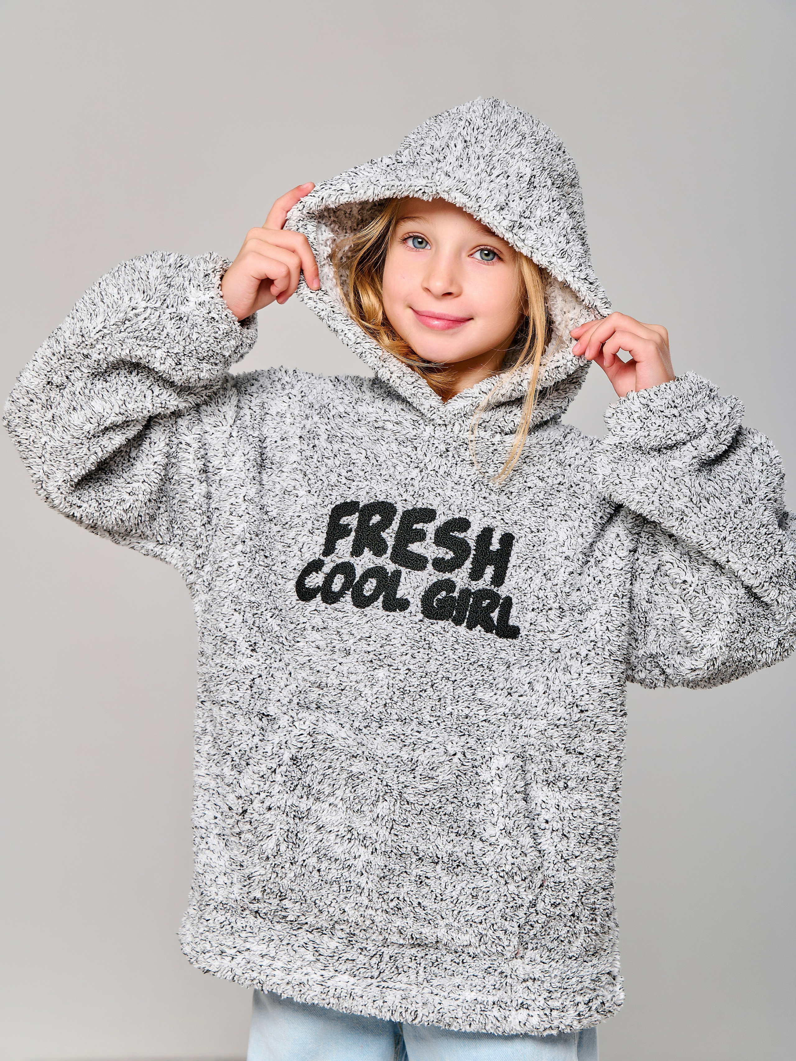 Съемка детских толстовок для маркетплейса. Контент фотограф для бизнеса и маркет-плейсов