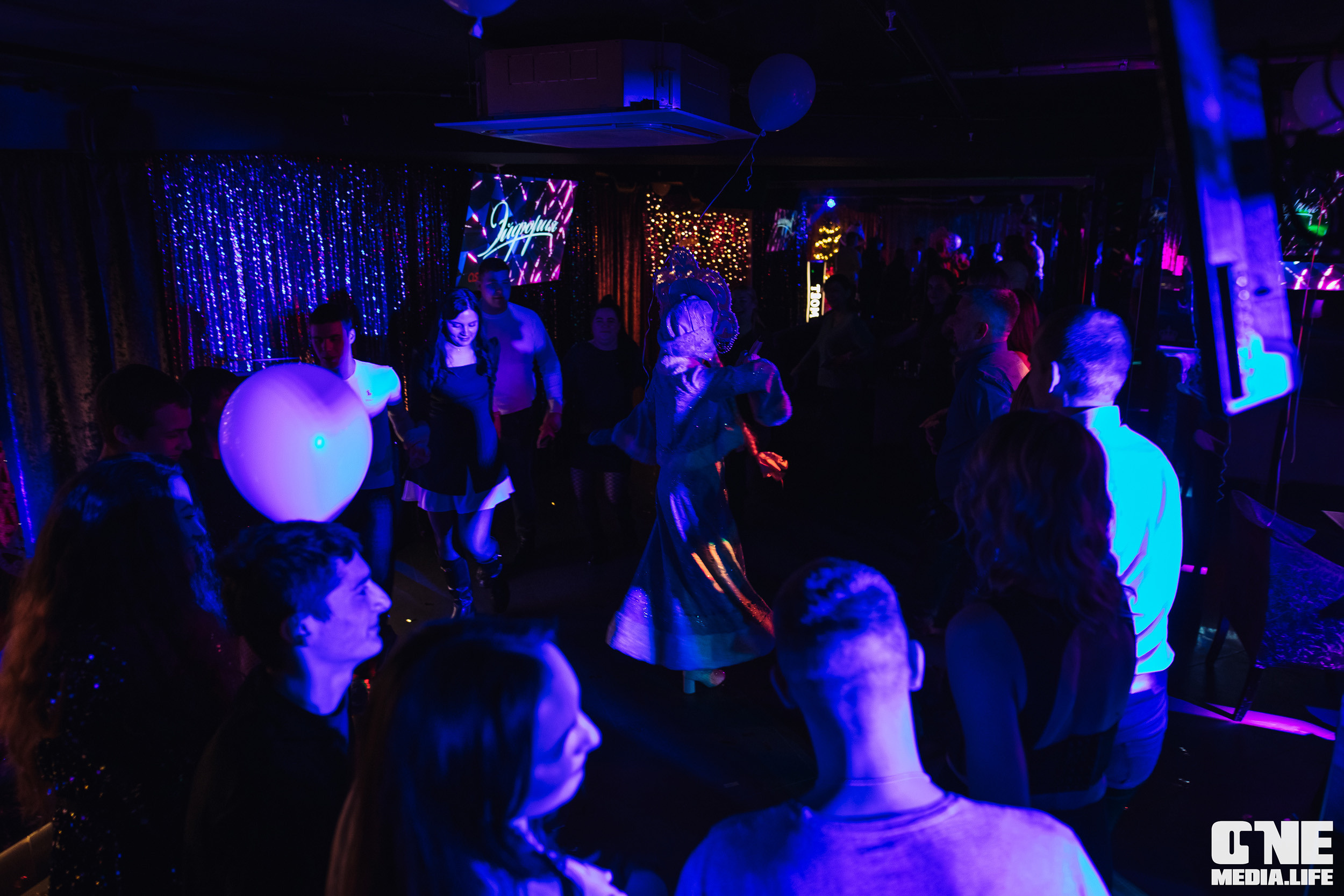 Фоторепортаж из караоке-клуба Эйфория. One Media Life: фоторепортажи, фотоотчеты с мероприятий и заведений