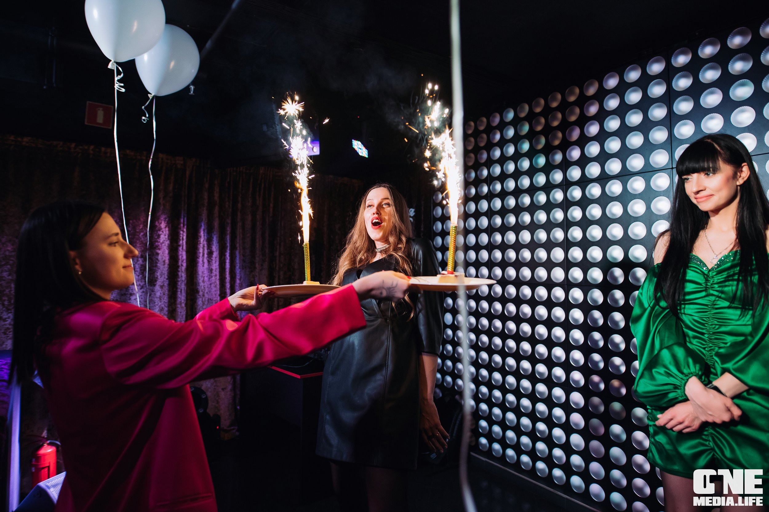 Фоторепортаж из караоке-клуба Эйфория. One Media Life: фоторепортажи, фотоотчеты с мероприятий и заведений