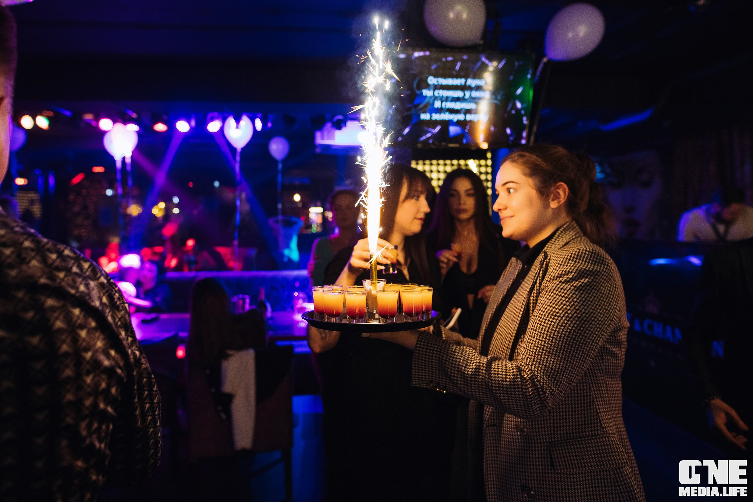 Фоторепортаж из караоке-клуба Эйфория. One Media Life: фоторепортажи, фотоотчеты с мероприятий и заведений