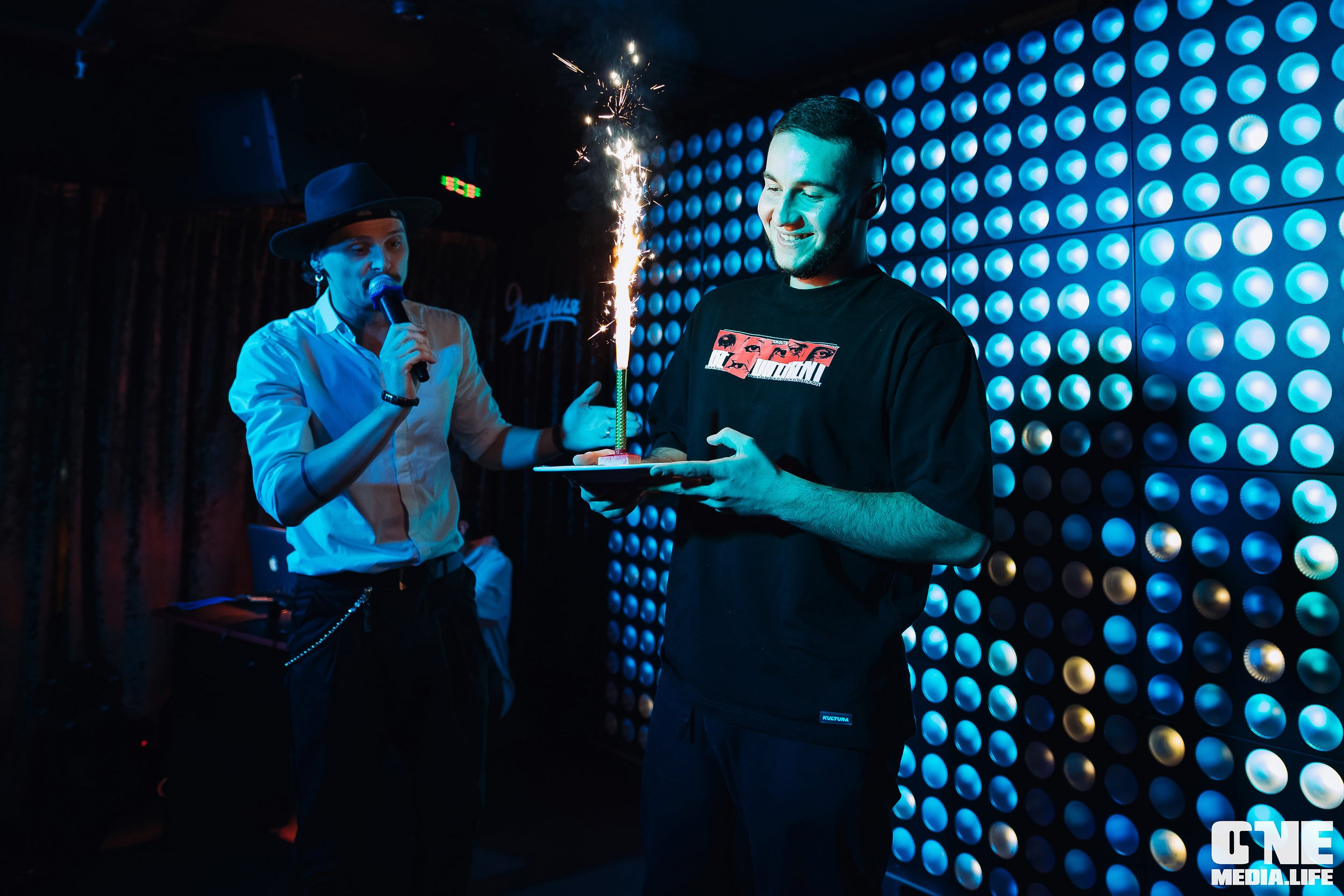 Фоторепортаж из караоке-клуба Эйфория. One Media Life: фоторепортажи, фотоотчеты с мероприятий и заведений