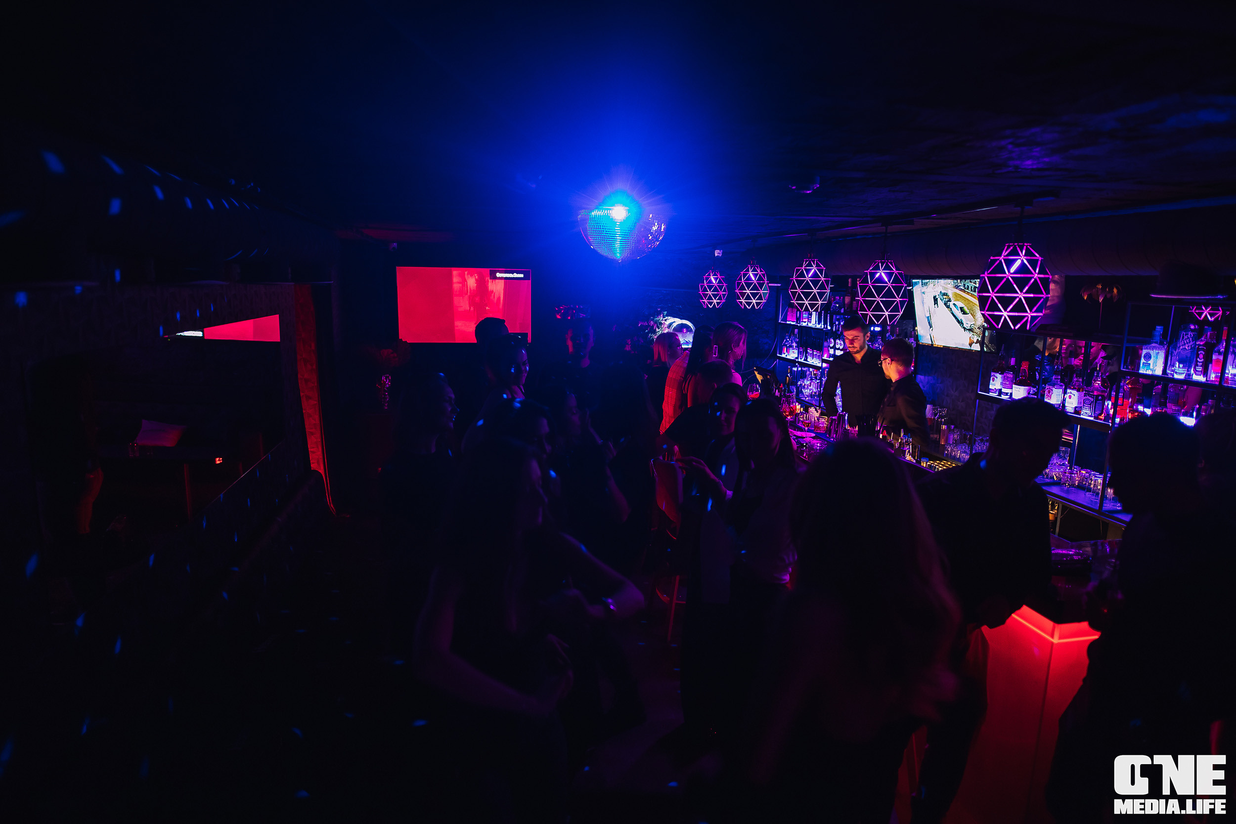 Фоторепортаж из Secret night club. One Media Life: фоторепортажи, фотоотчеты с мероприятий и заведений