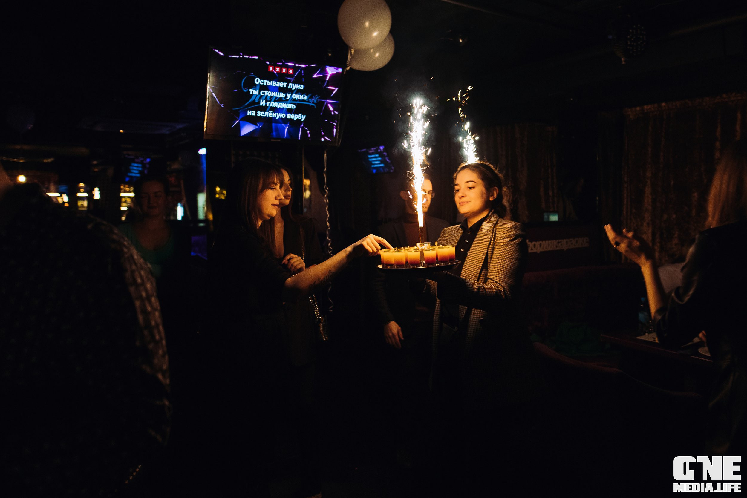 Фоторепортаж из караоке-клуба Эйфория. One Media Life: фоторепортажи, фотоотчеты с мероприятий и заведений