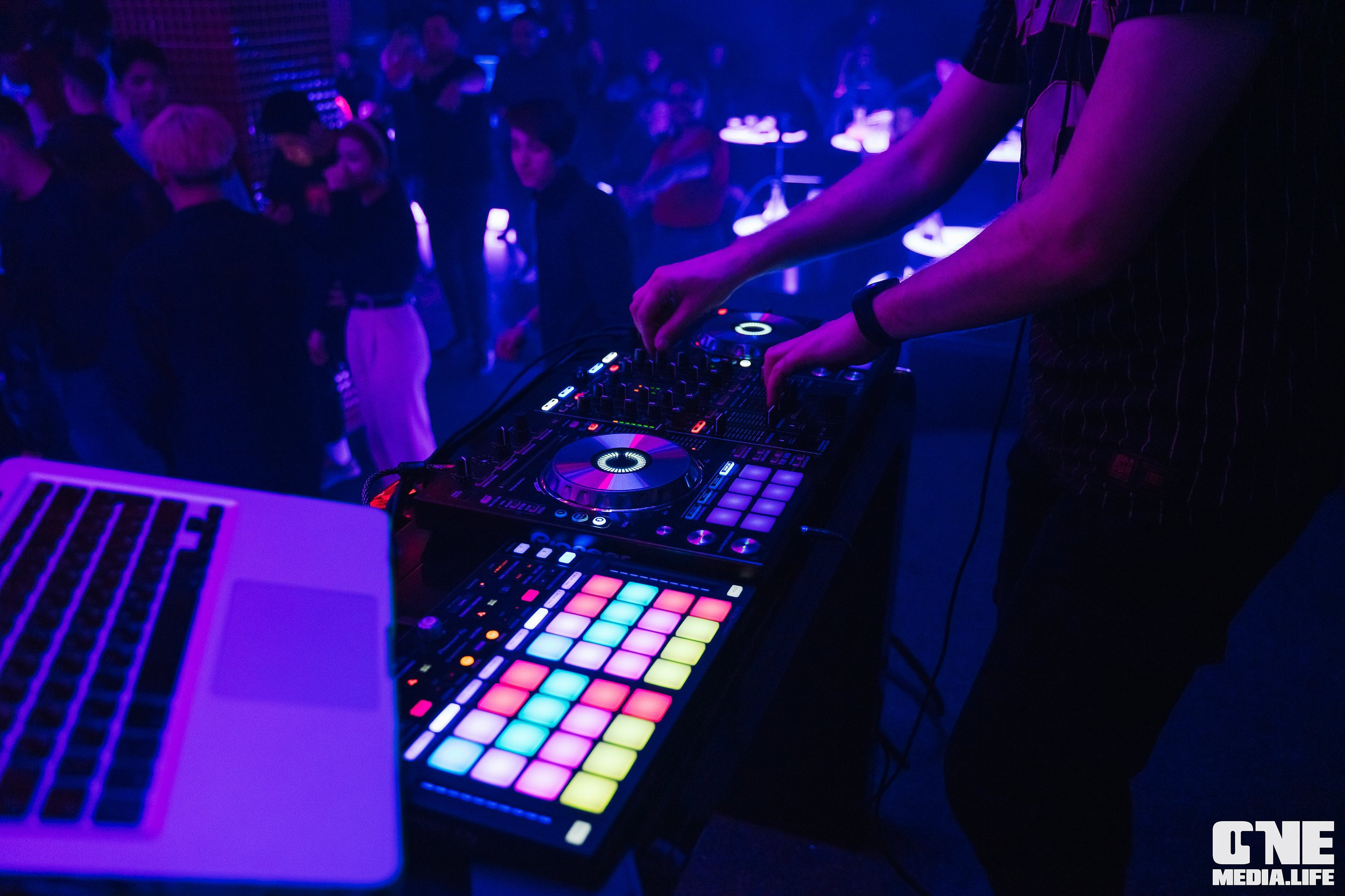 Фоторепортаж из РК Планета. One Media Life: фоторепортажи, фотоотчеты с мероприятий и заведений