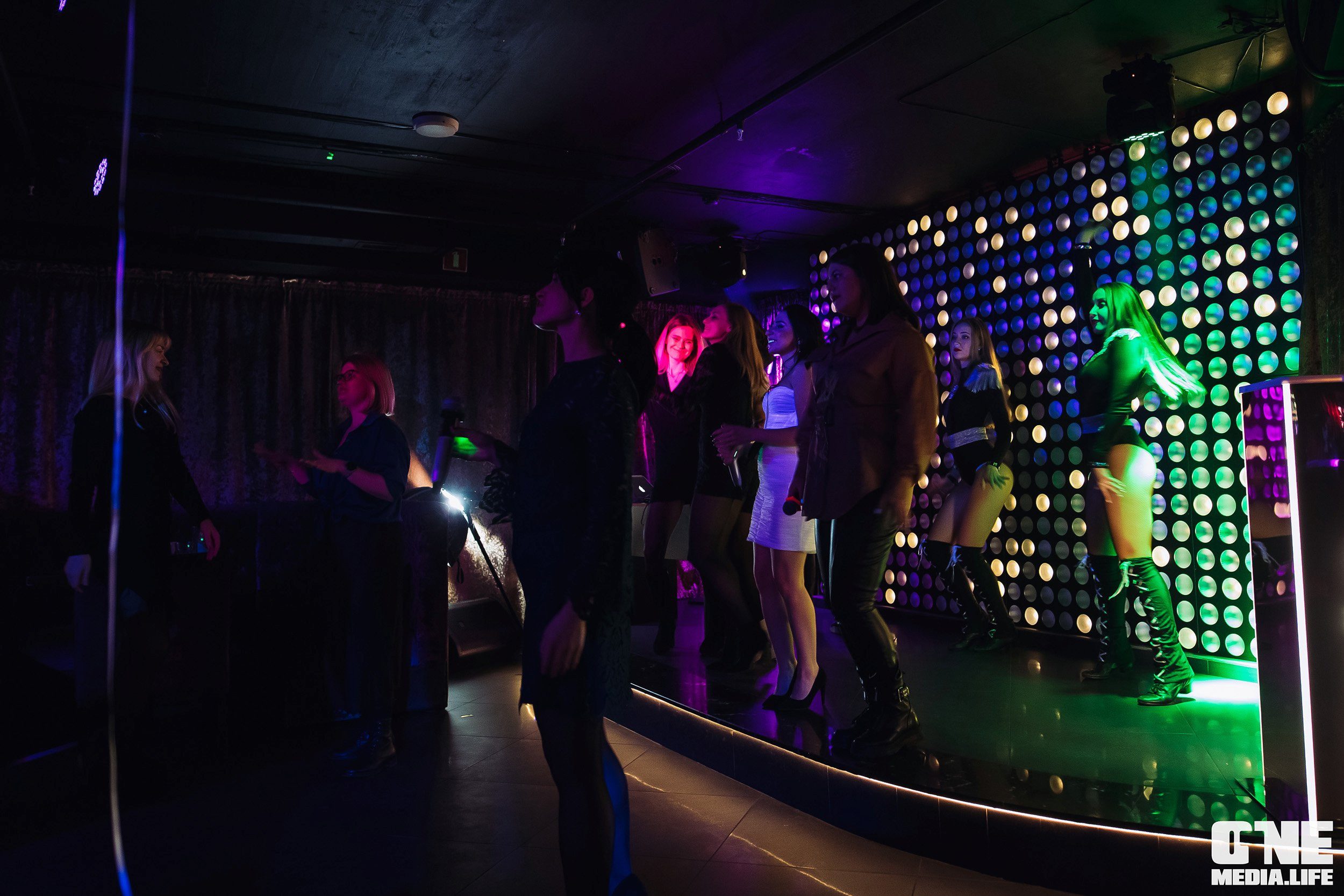 Фоторепортаж из караоке-клубе Эйфория. One Media Life: фоторепортажи, фотоотчеты с мероприятий и заведений