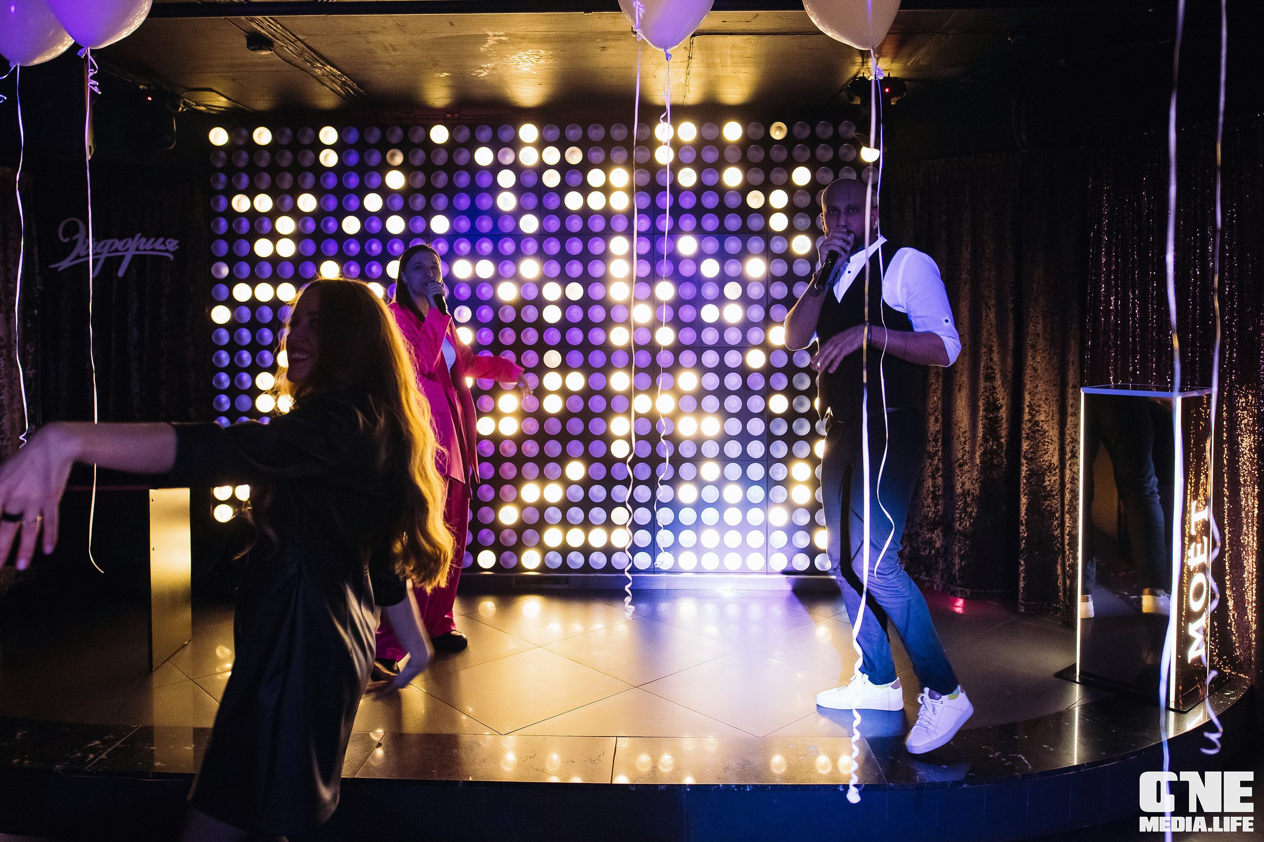 Фоторепортаж из караоке-клуба Эйфория. One Media Life: фоторепортажи, фотоотчеты с мероприятий и заведений