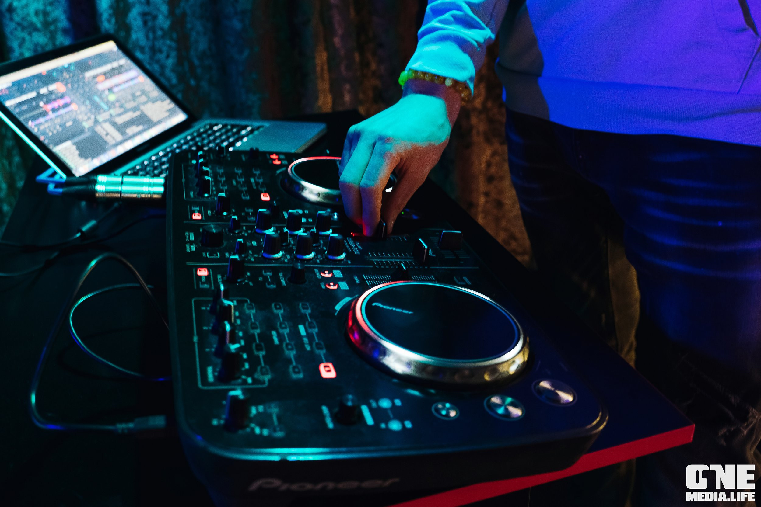 Фоторепортаж из караоке-клуба Эйфория. One Media Life: фоторепортажи, фотоотчеты с мероприятий и заведений