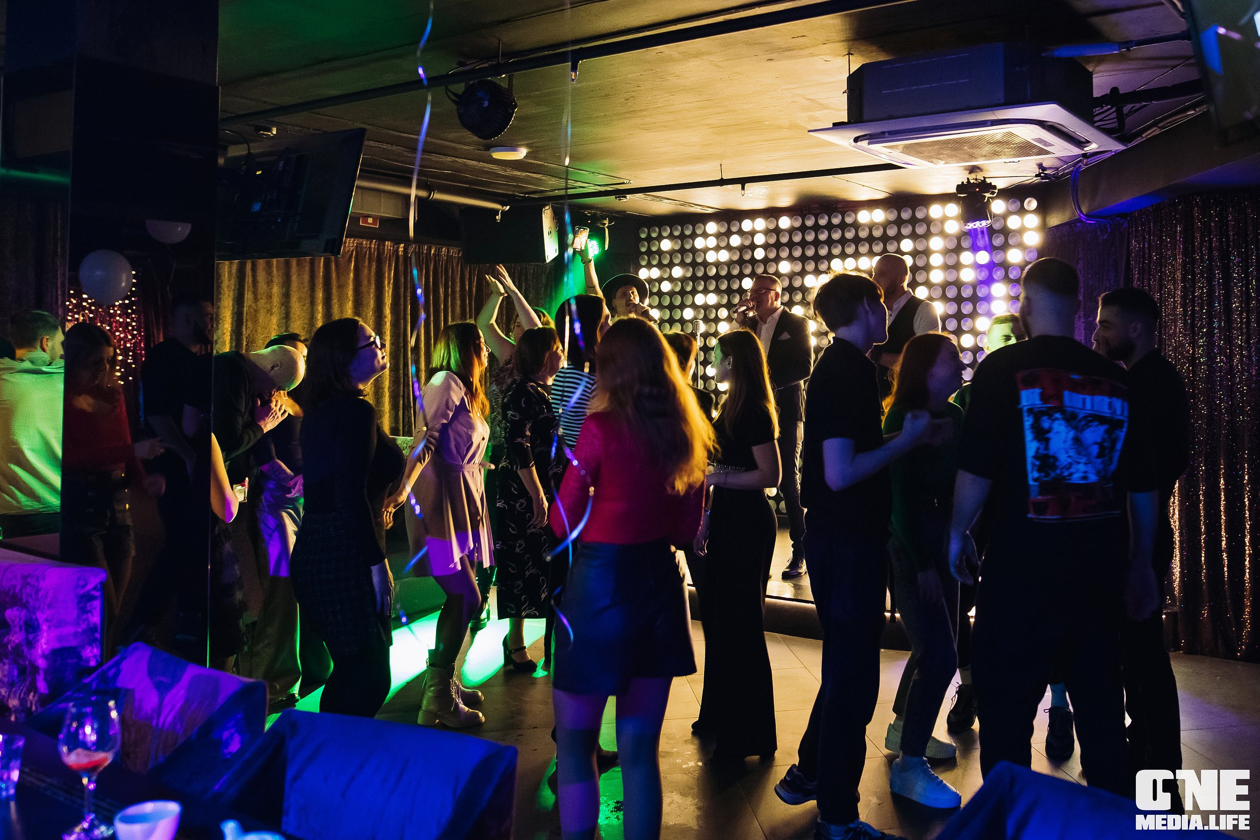 Фоторепортаж из караоке-клуба Эйфория. One Media Life: фоторепортажи, фотоотчеты с мероприятий и заведений