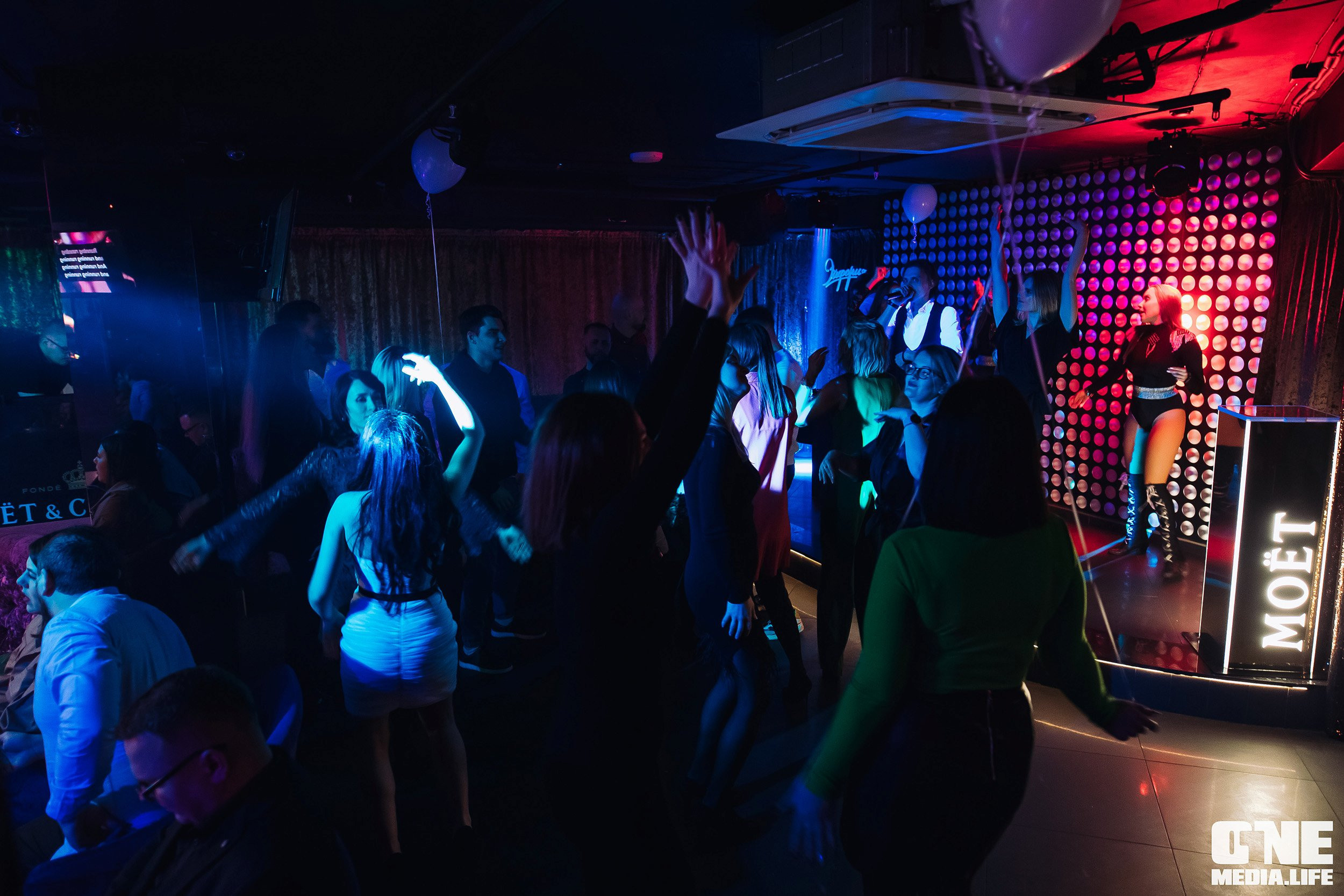 Фоторепортаж из караоке-клубе Эйфория. One Media Life: фоторепортажи, фотоотчеты с мероприятий и заведений
