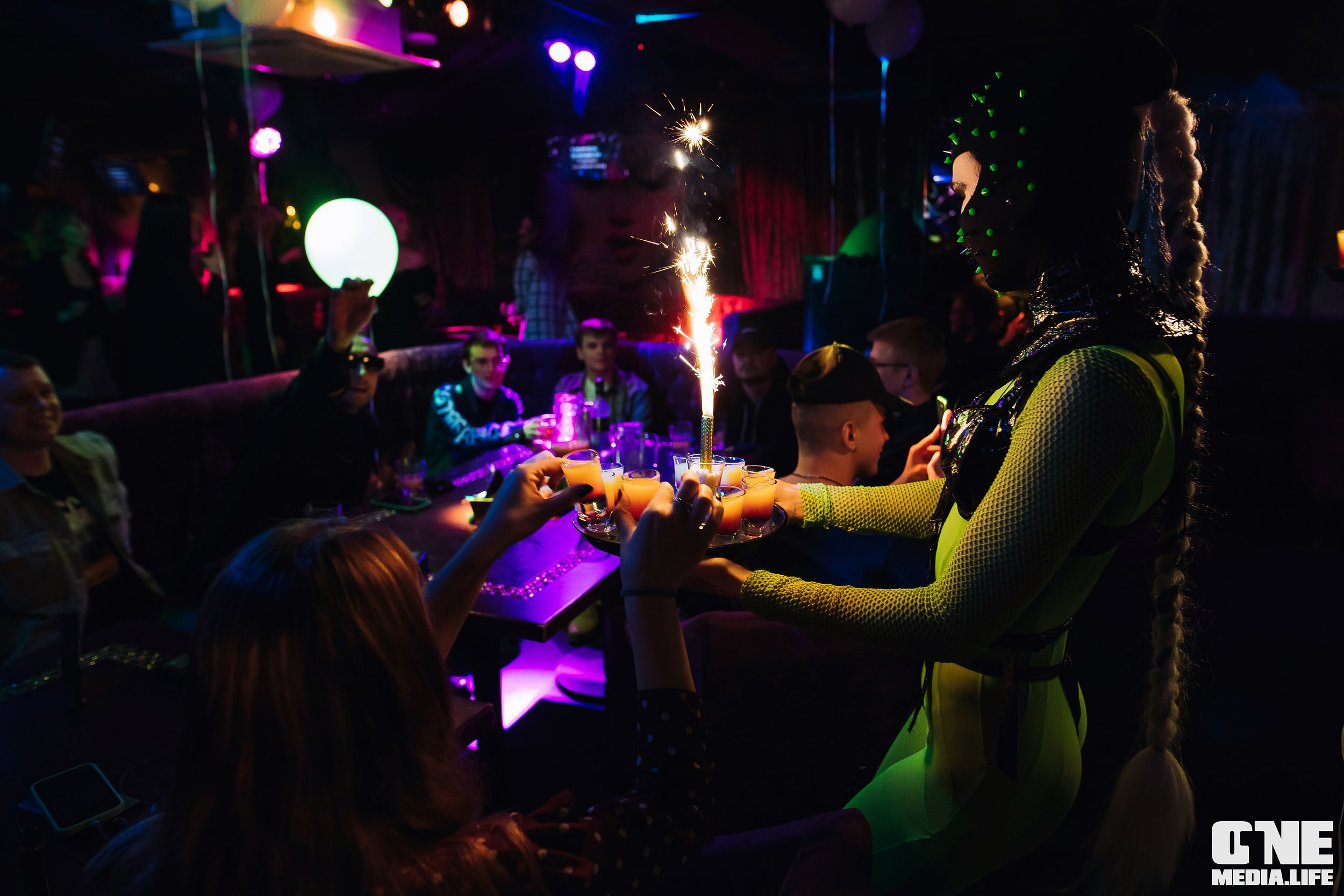 Фоторепортаж из караоке-клуба Эйфория. One Media Life: фоторепортажи, фотоотчеты с мероприятий и заведений