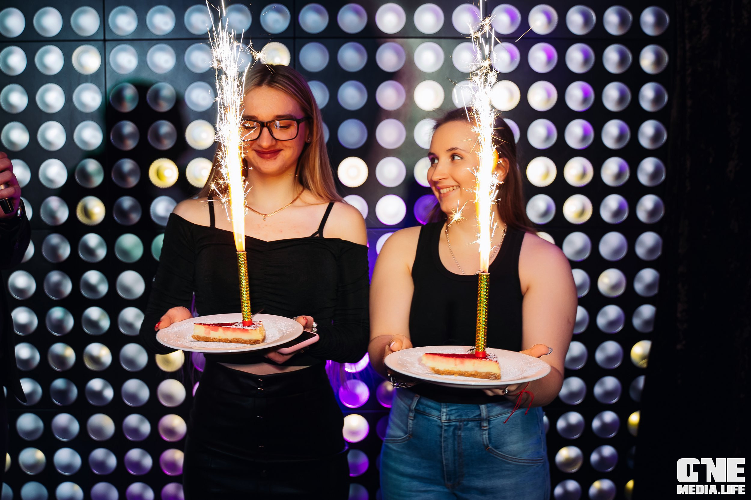 Фоторепортаж из караоке-клуба Эйфория. One Media Life: фоторепортажи, фотоотчеты с мероприятий и заведений